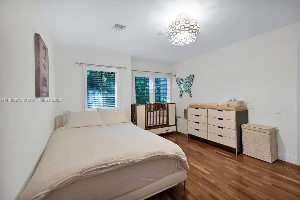 61 Camden Ct