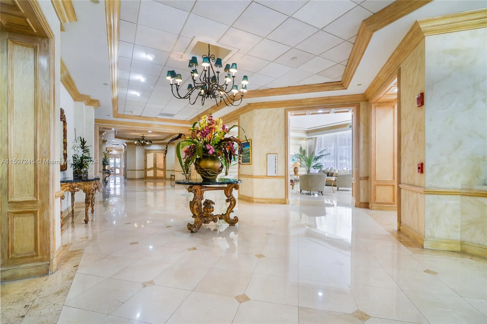 8855 Collins Ave, #6E