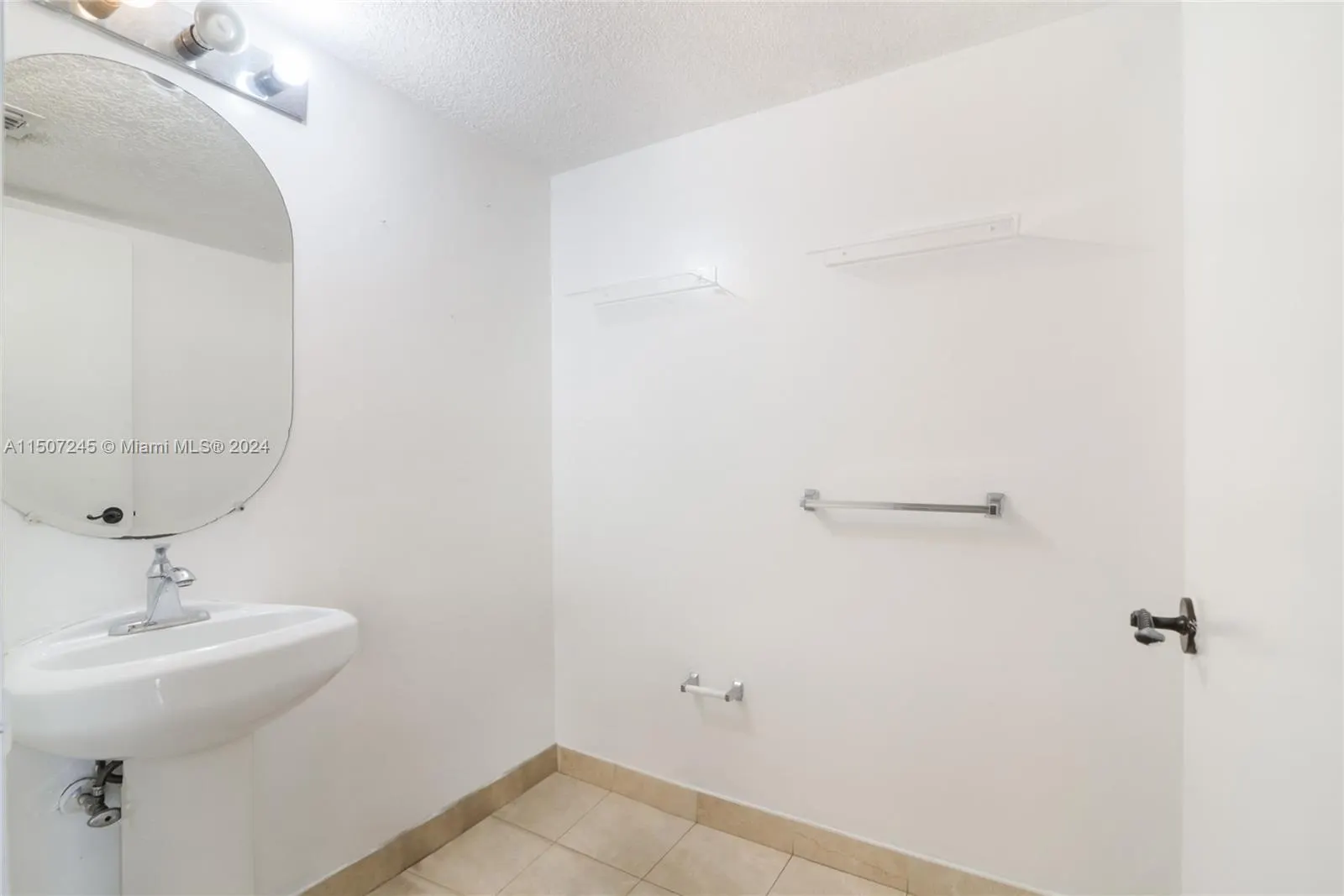 8855 Collins Ave, #6E