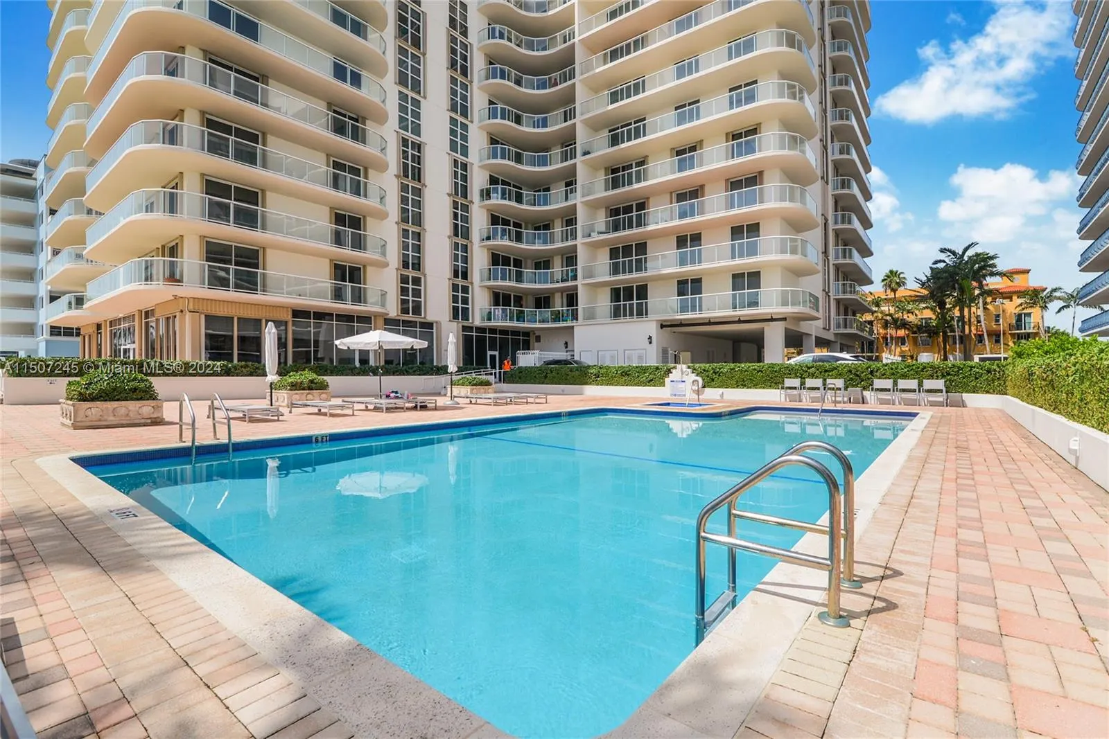8855 Collins Ave, #6E