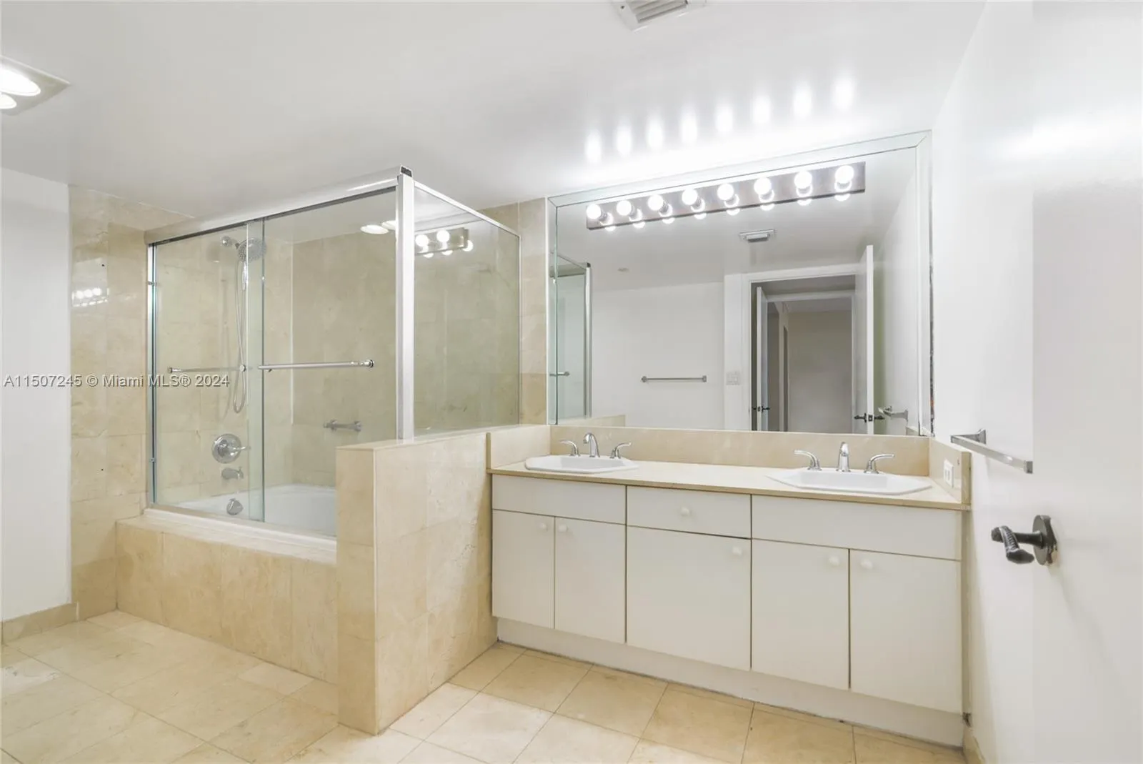 8855 Collins Ave, #6E