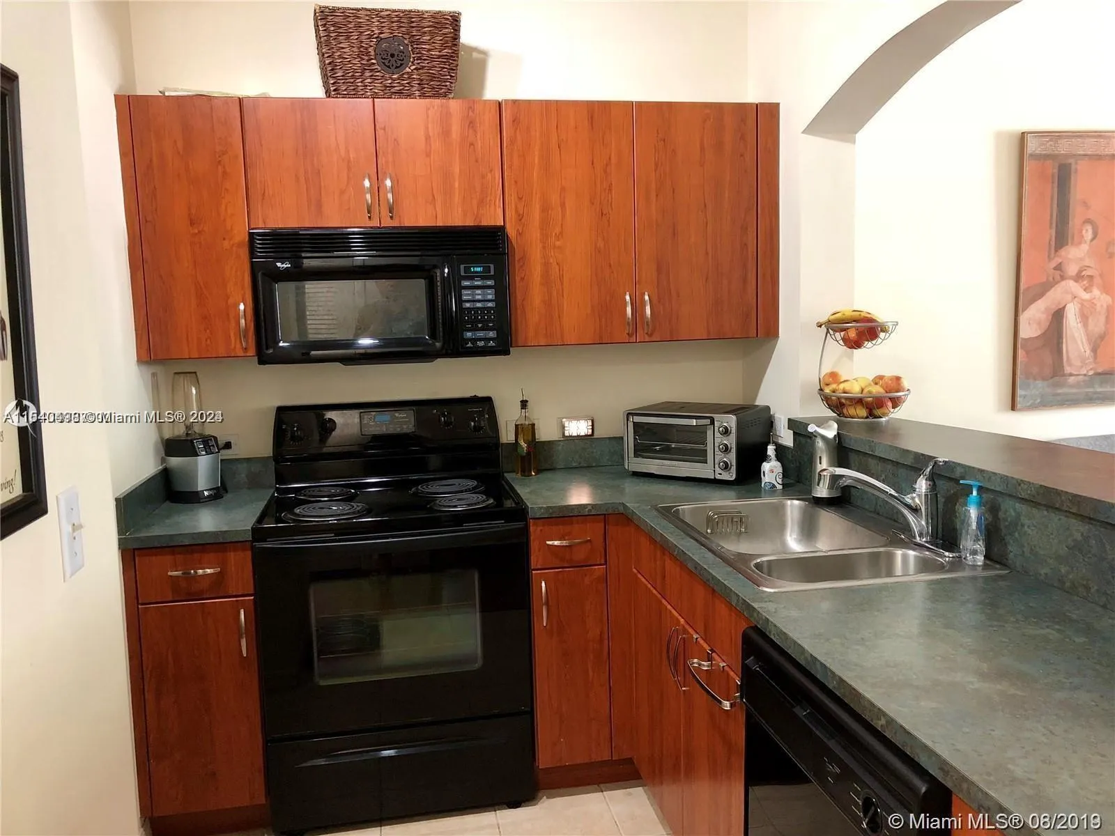 9172 Collins Ave, #13