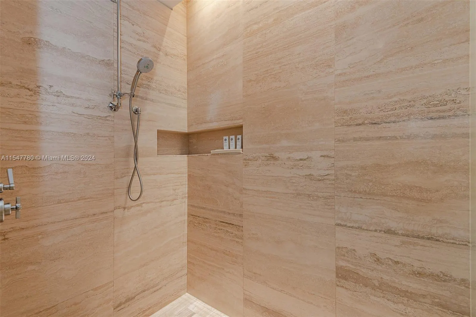 9703 Collins Ave, #1001