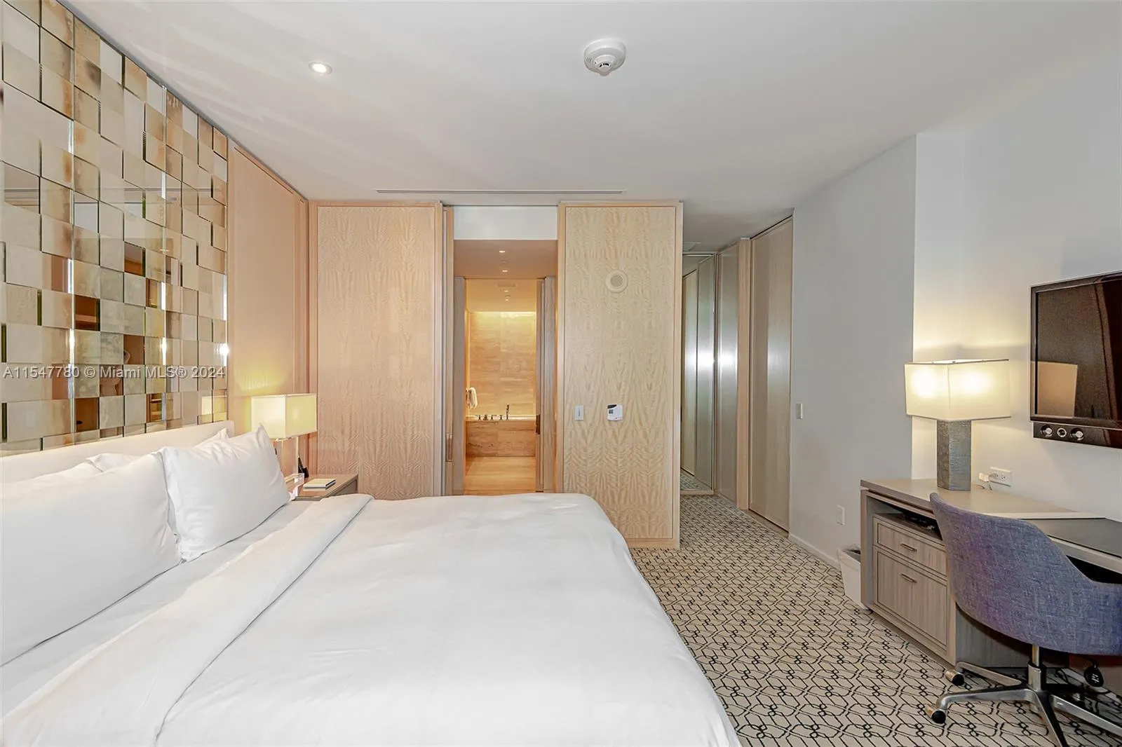 9703 Collins Ave, #1001