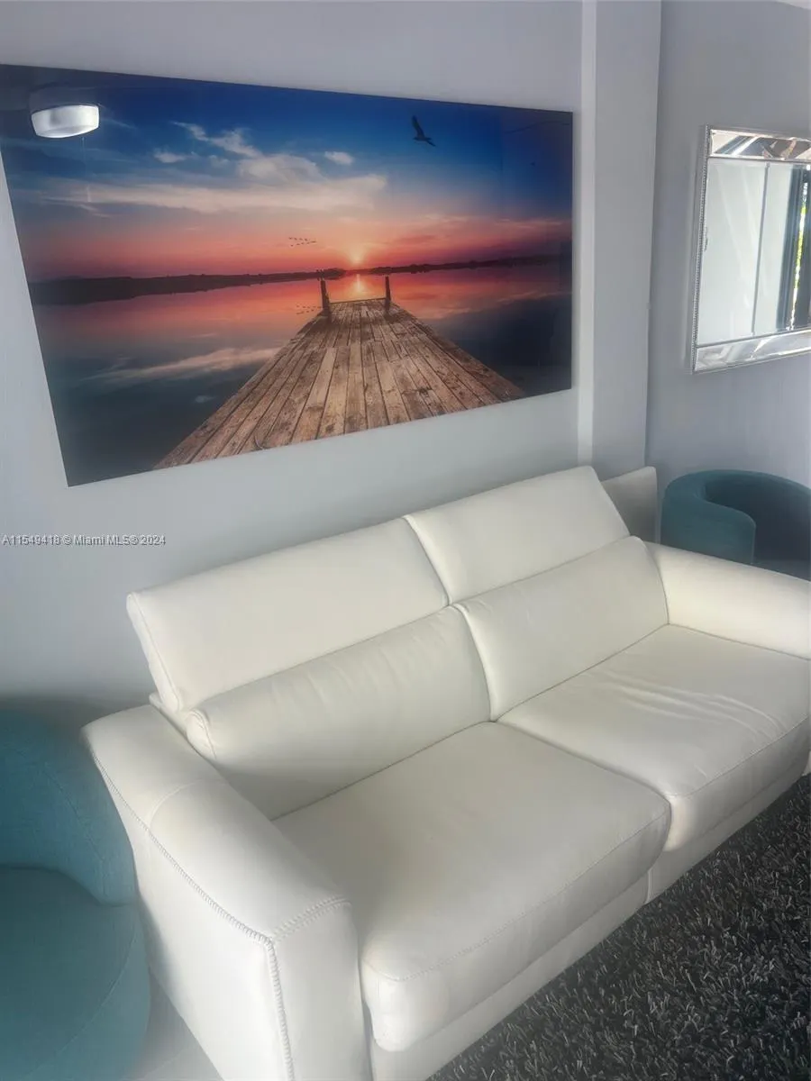 9801 Collins Ave, #CAB32/with ocean door