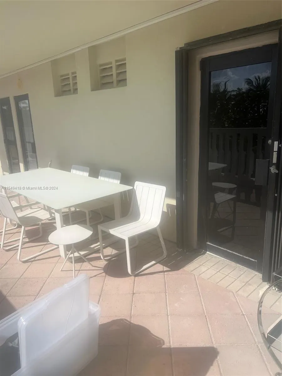 9801 Collins Ave, #CAB32/with ocean door