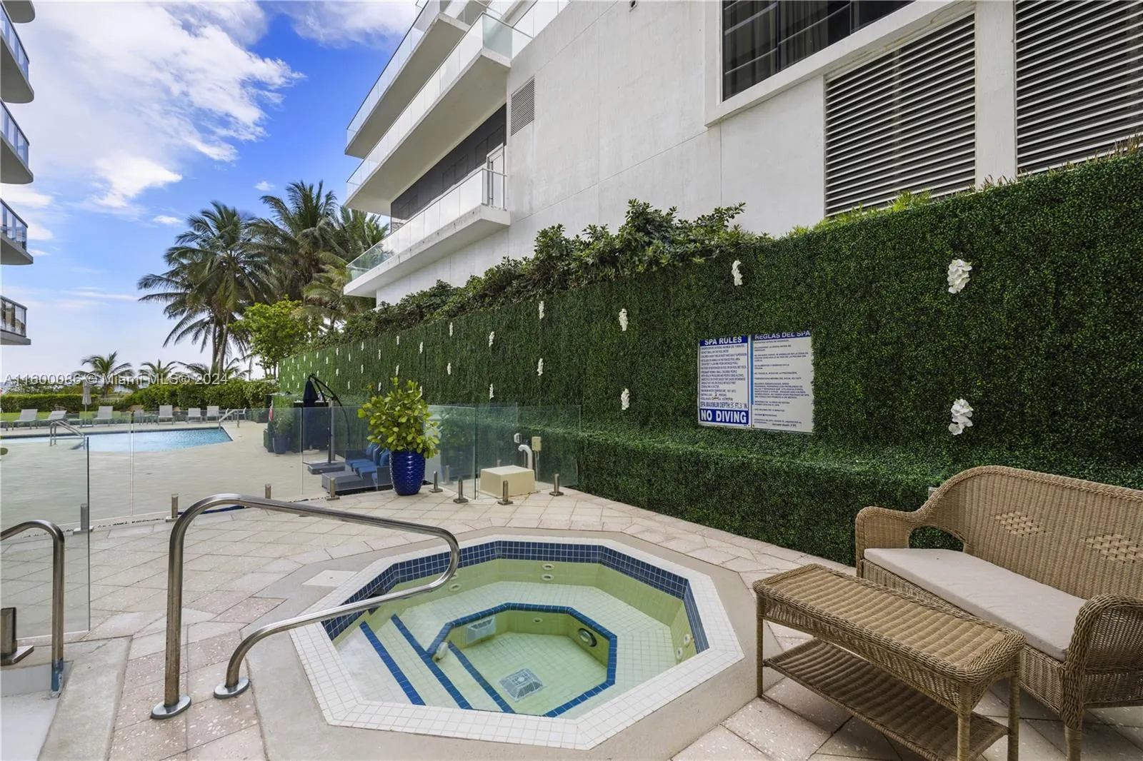 9455 Collins Ave, #806