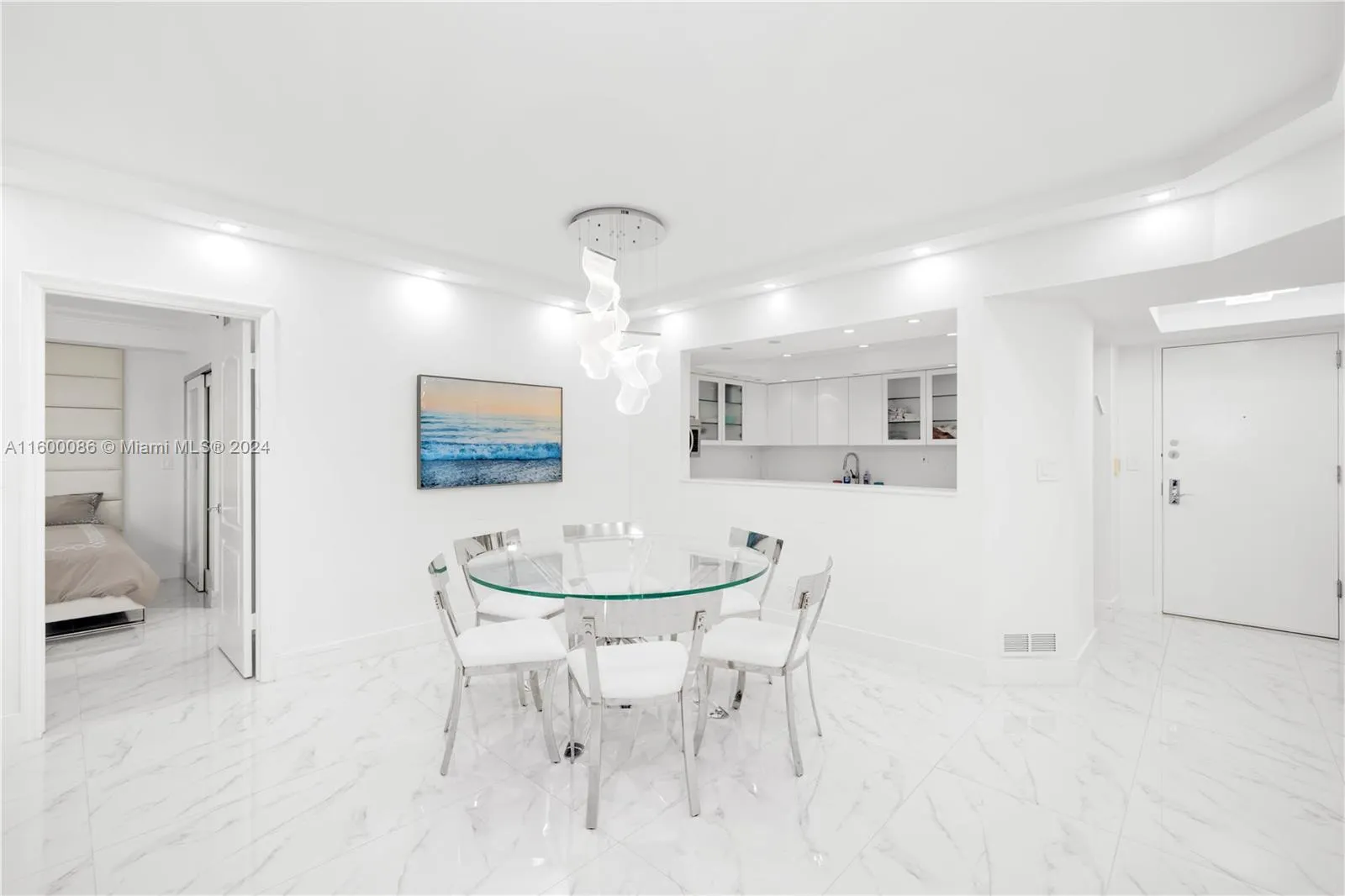 9455 Collins Ave, #806