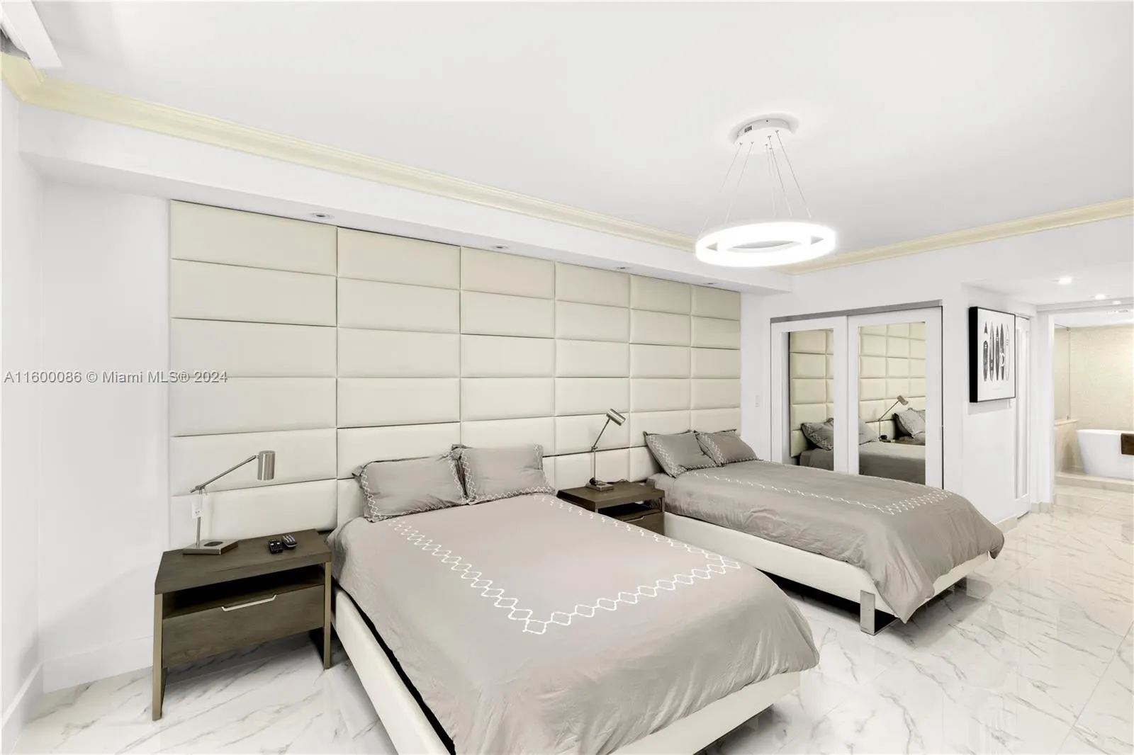 9455 Collins Ave, #806