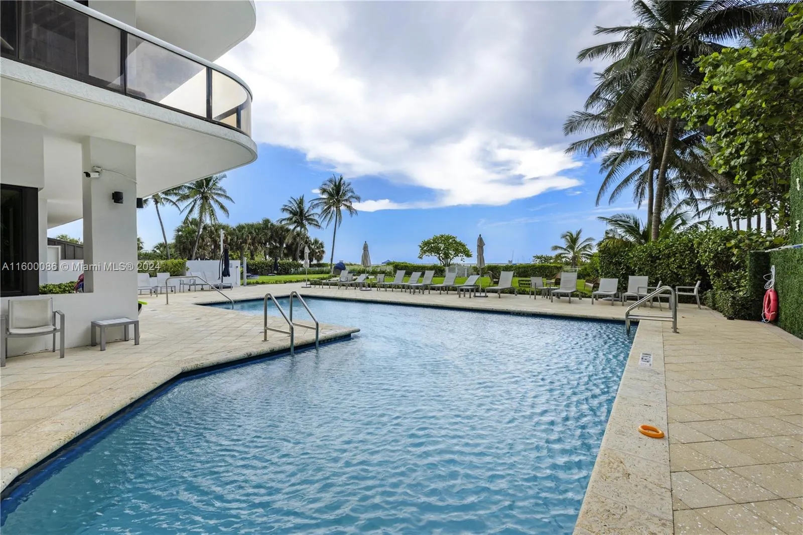 9455 Collins Ave, #806
