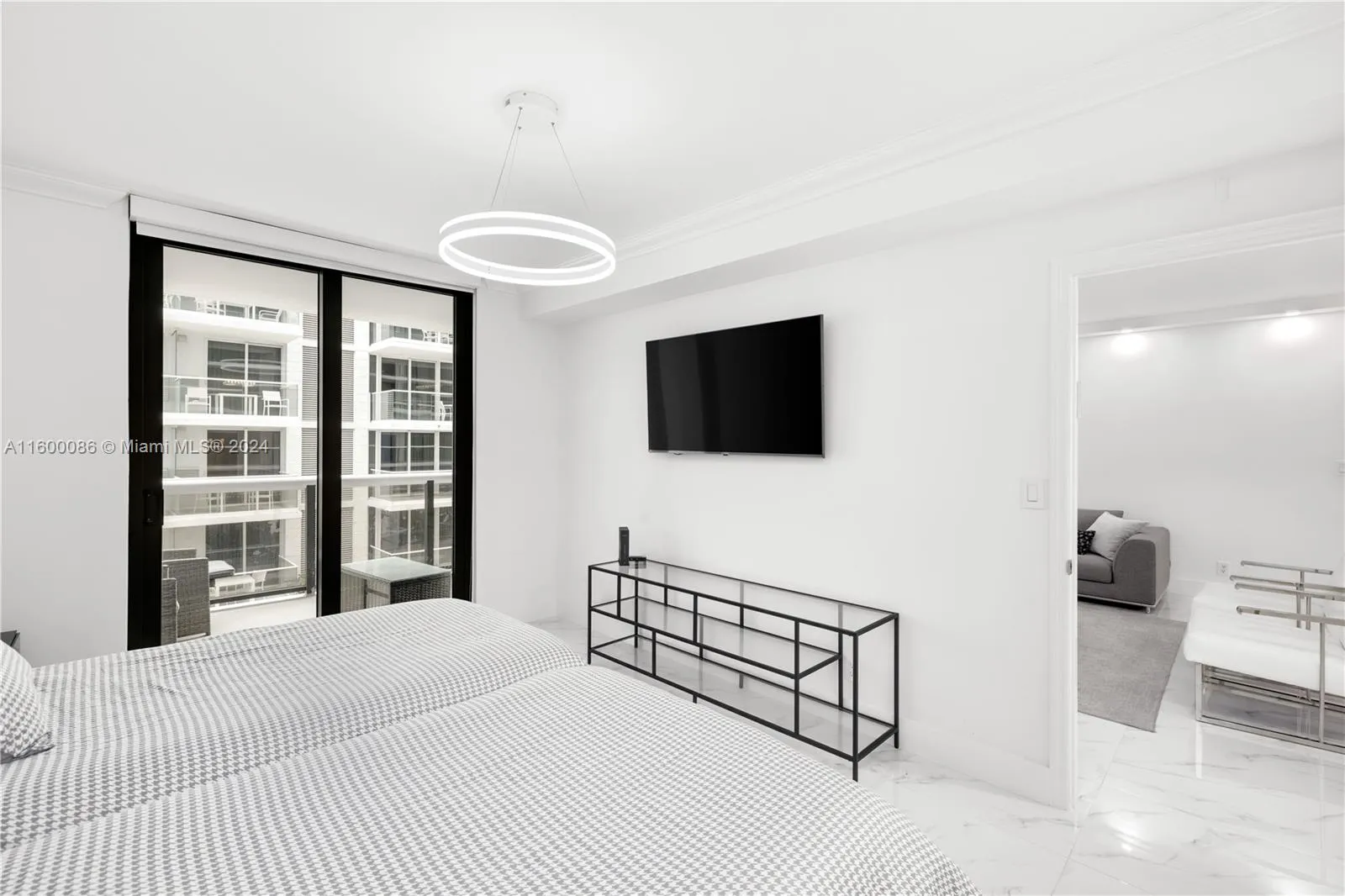 9455 Collins Ave, #806