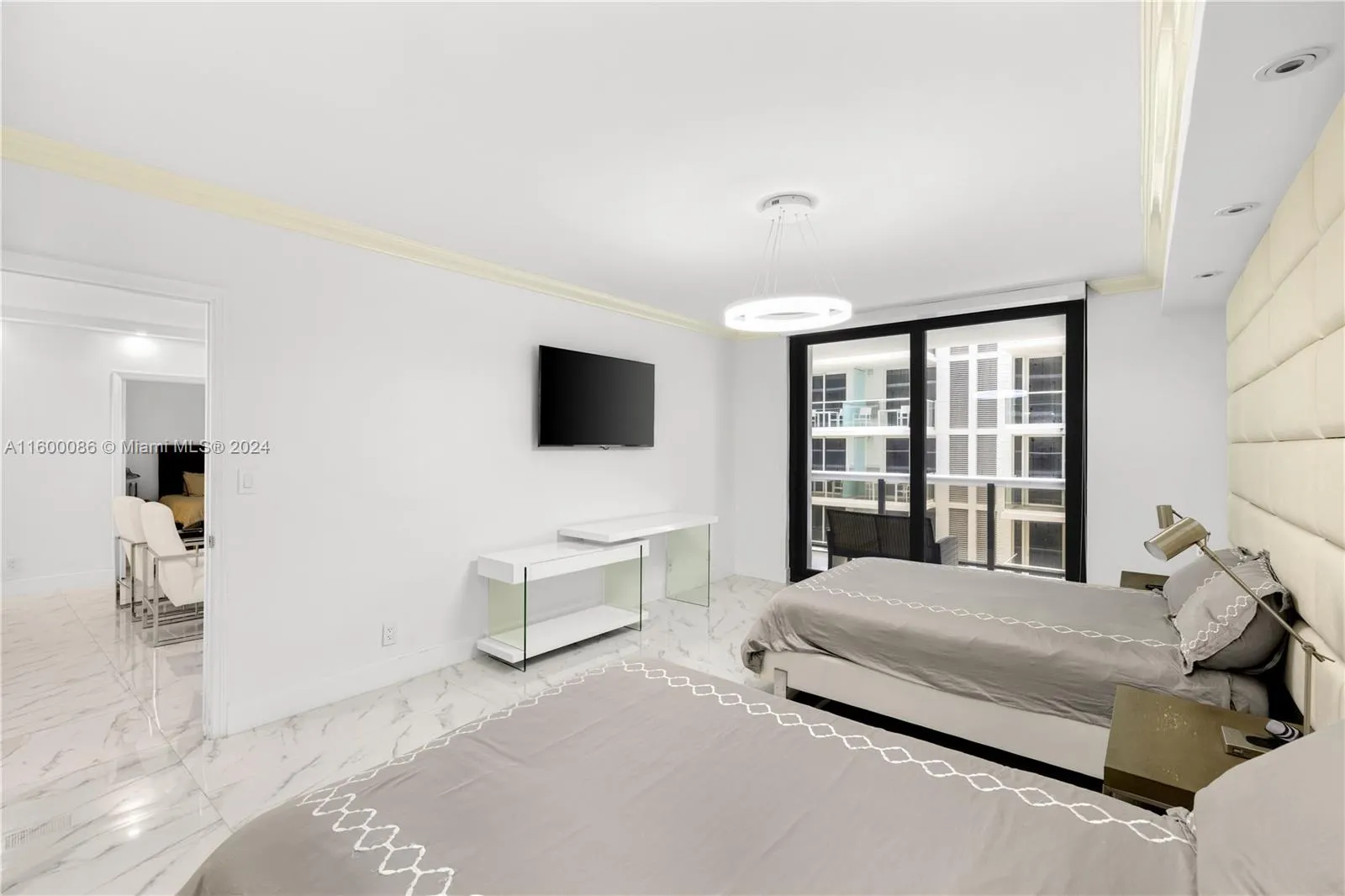 9455 Collins Ave, #806