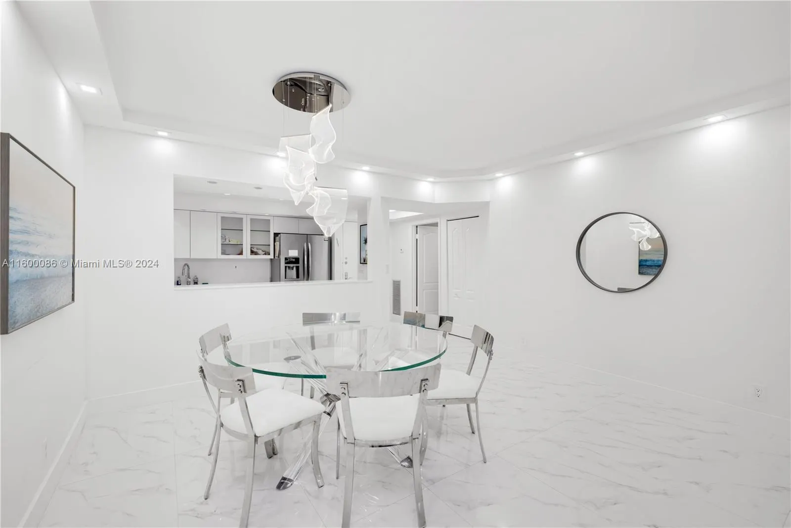 9455 Collins Ave, #806
