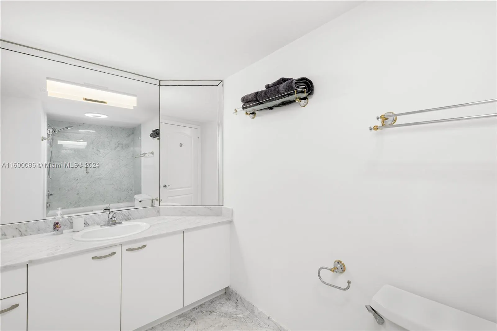 9455 Collins Ave, #806