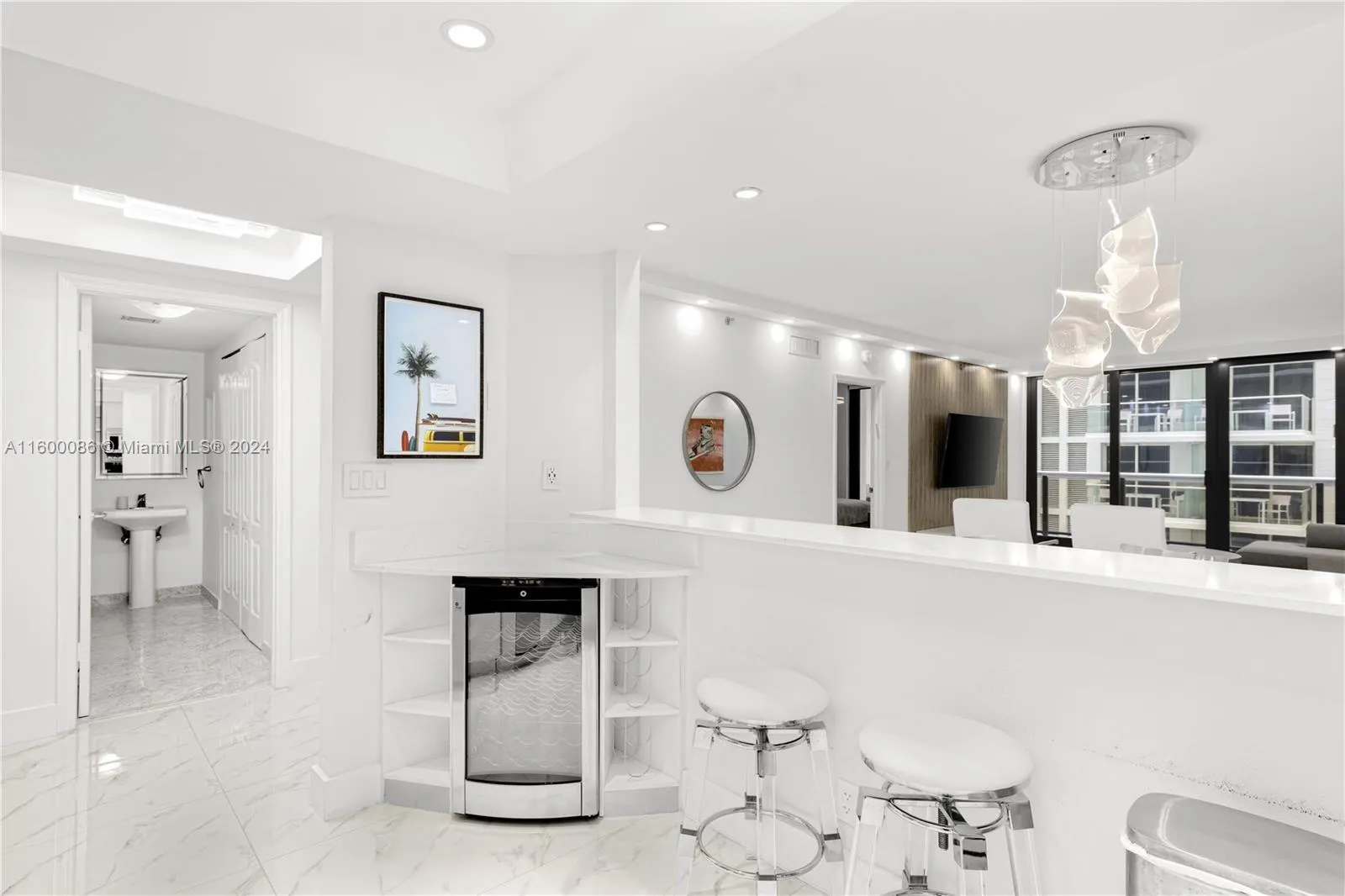 9455 Collins Ave, #806