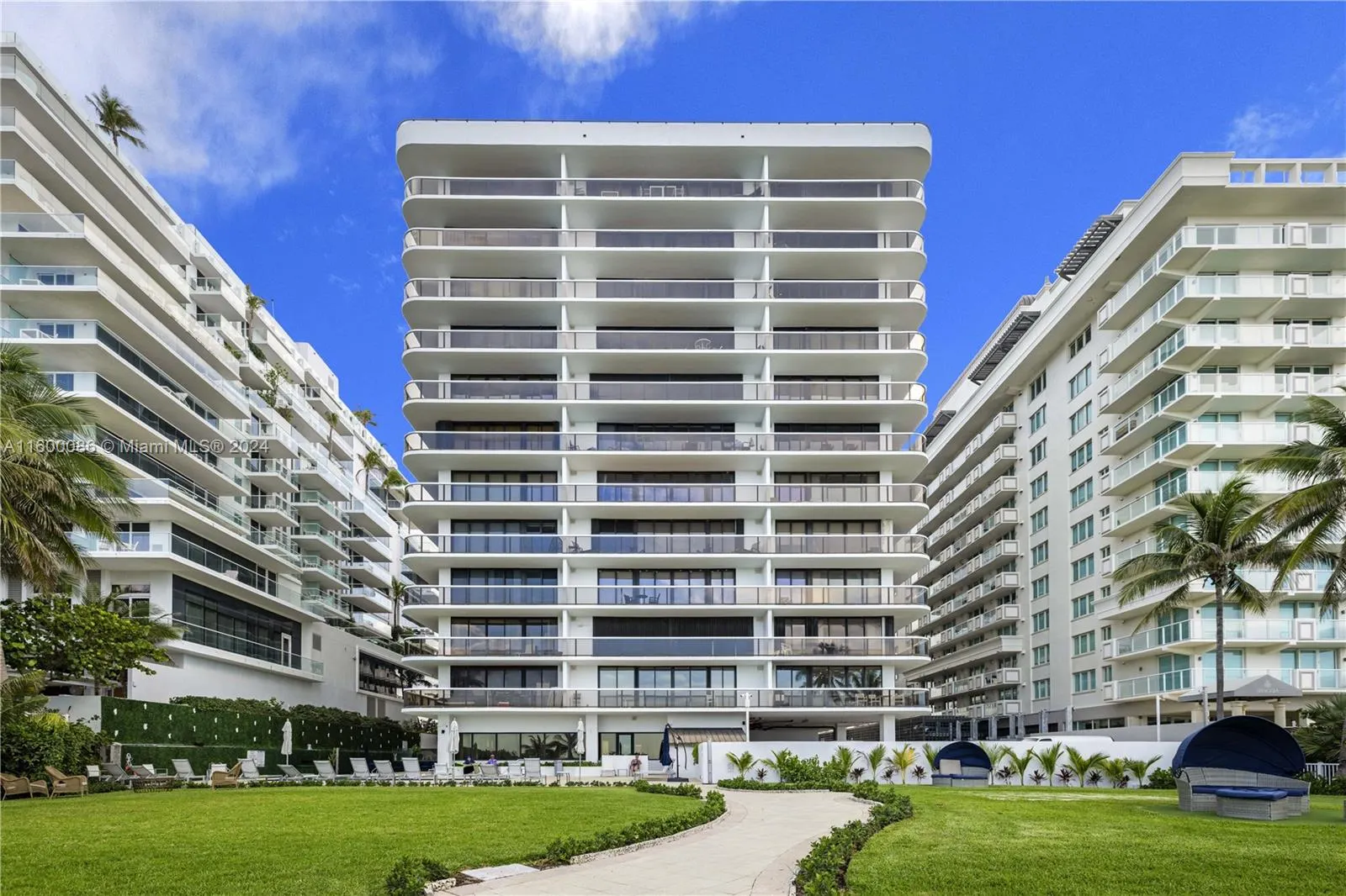 9455 Collins Ave, #806