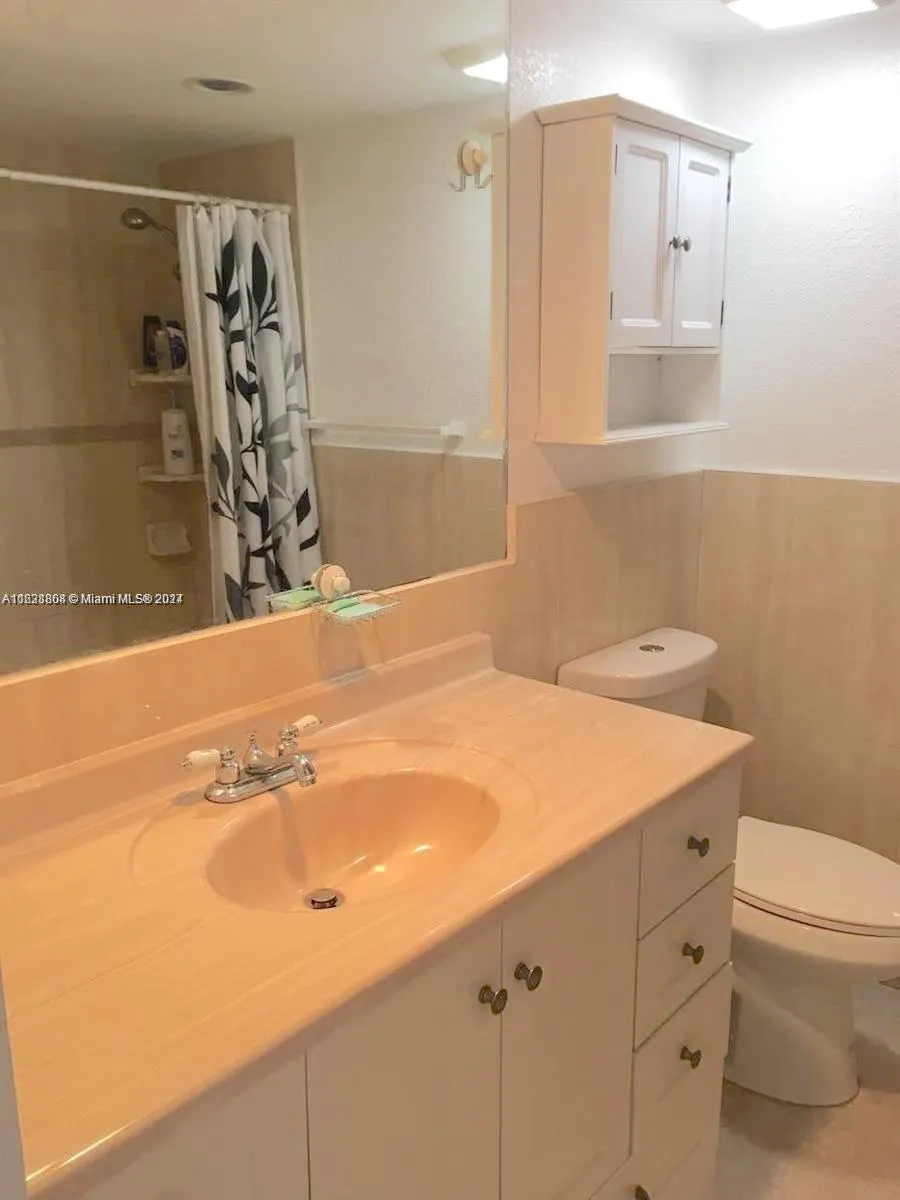 6707 N Kendall Dr, #115