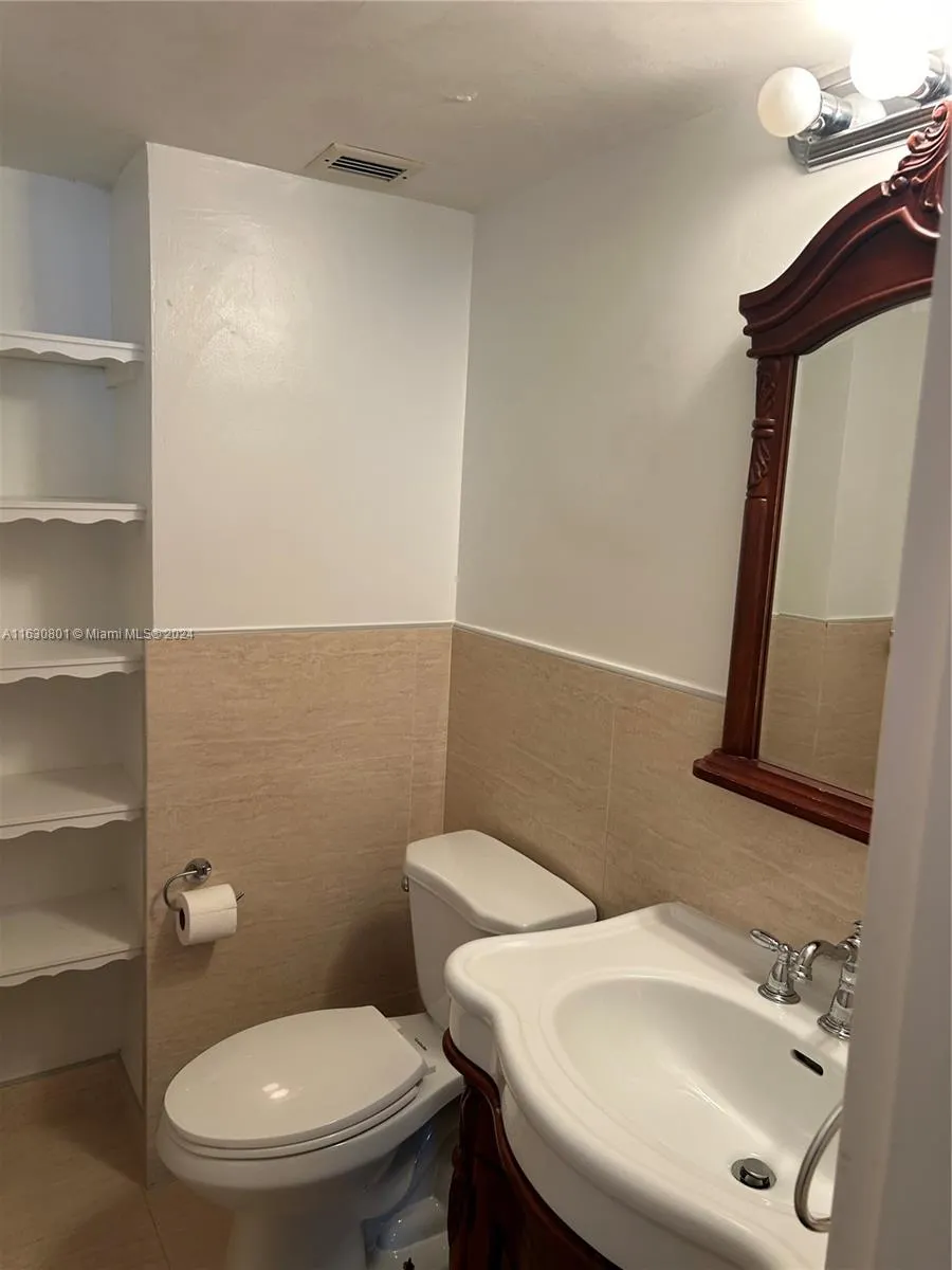 9225 Collins Ave, #308