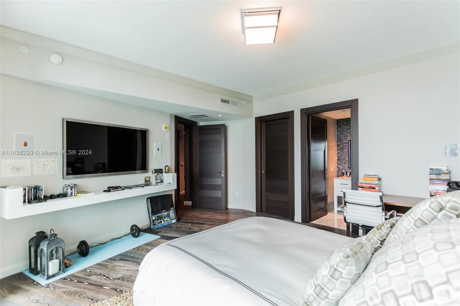10295 Collins Ave, #1203