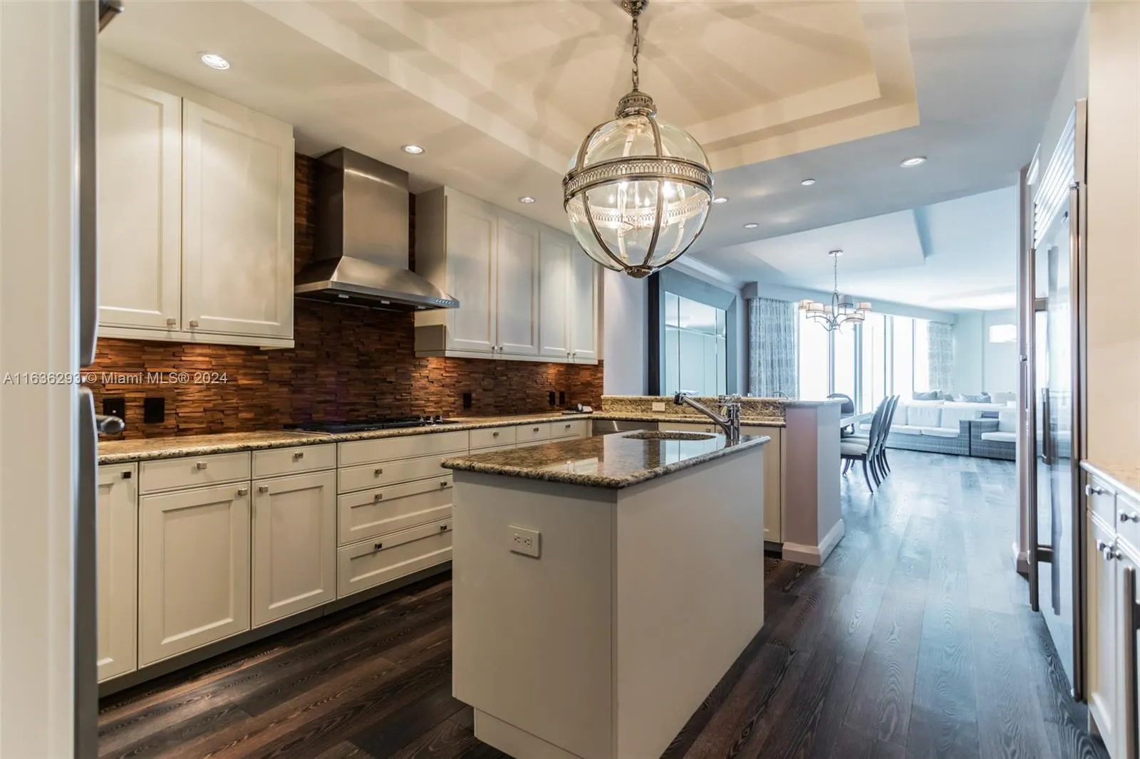 10295 Collins Ave, #1203