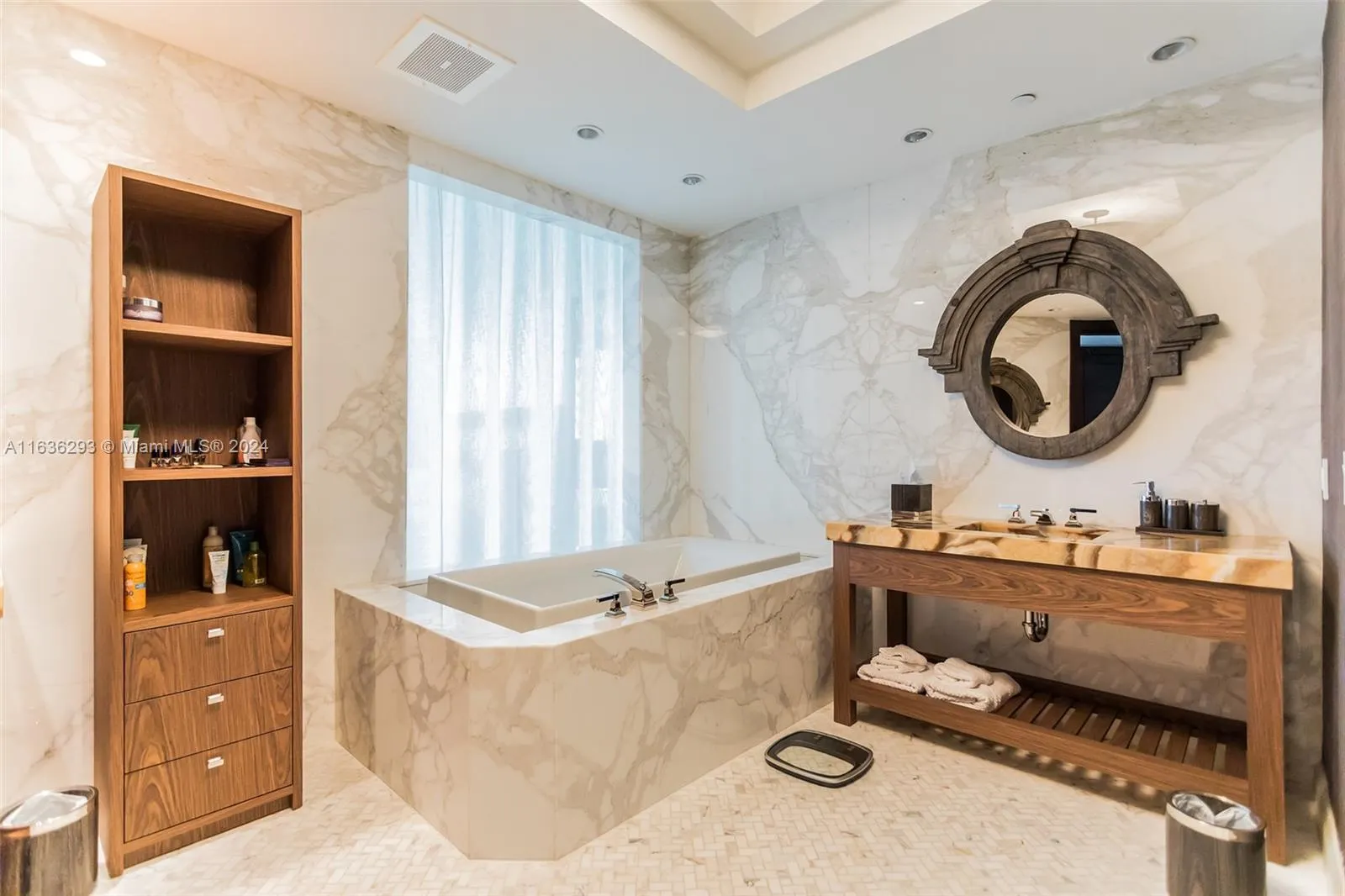 10295 Collins Ave, #1203
