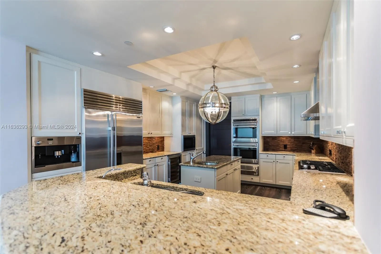 10295 Collins Ave, #1203