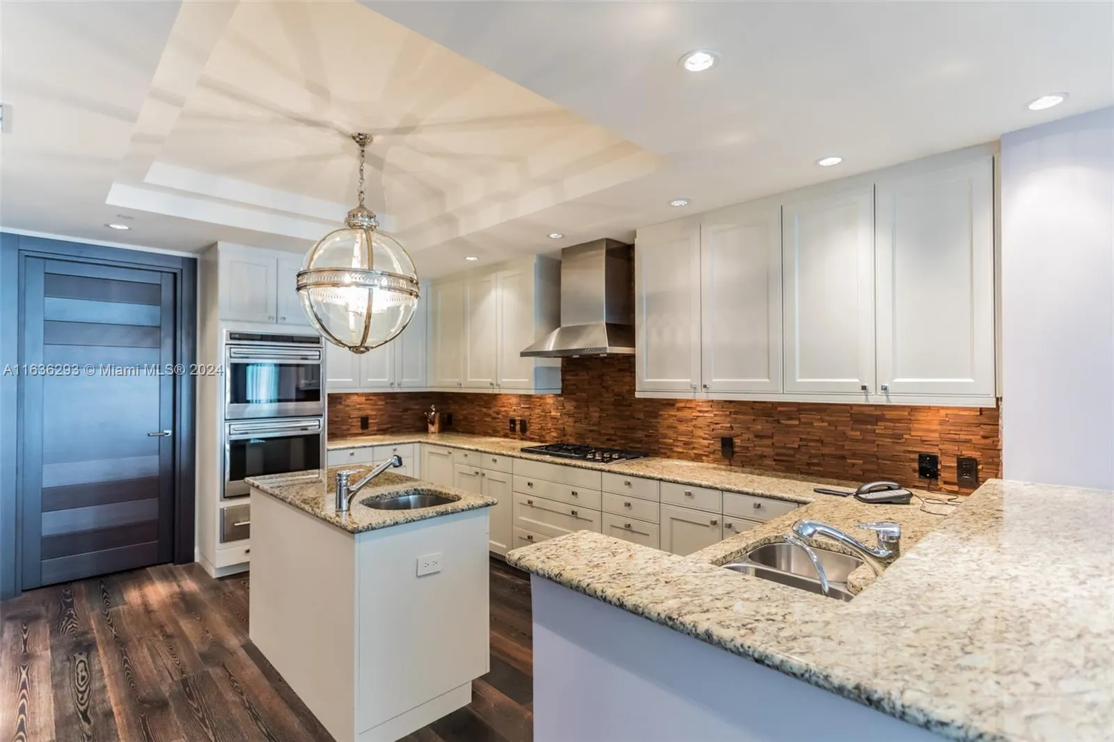 10295 Collins Ave, #1203