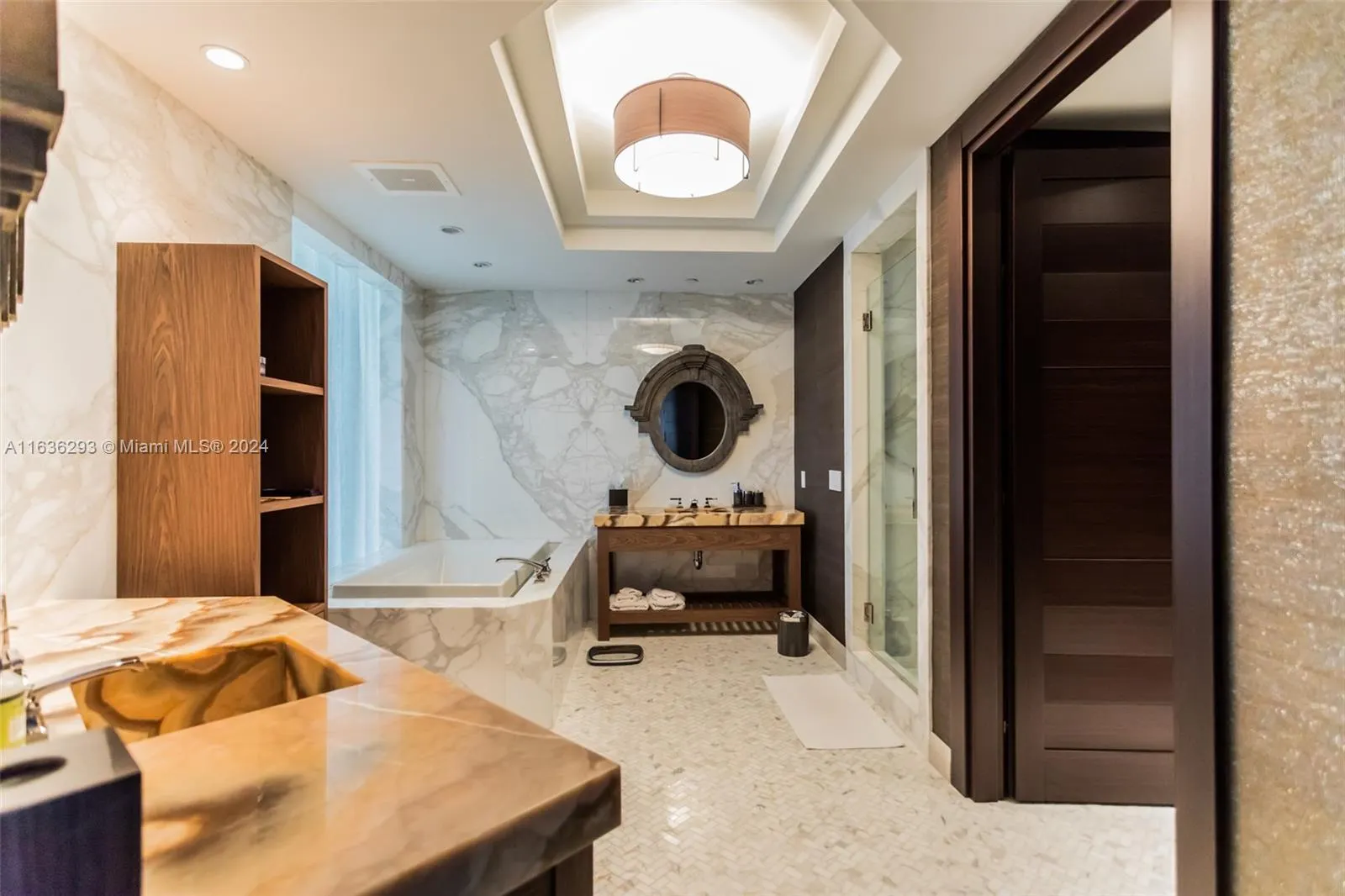 10295 Collins Ave, #1203
