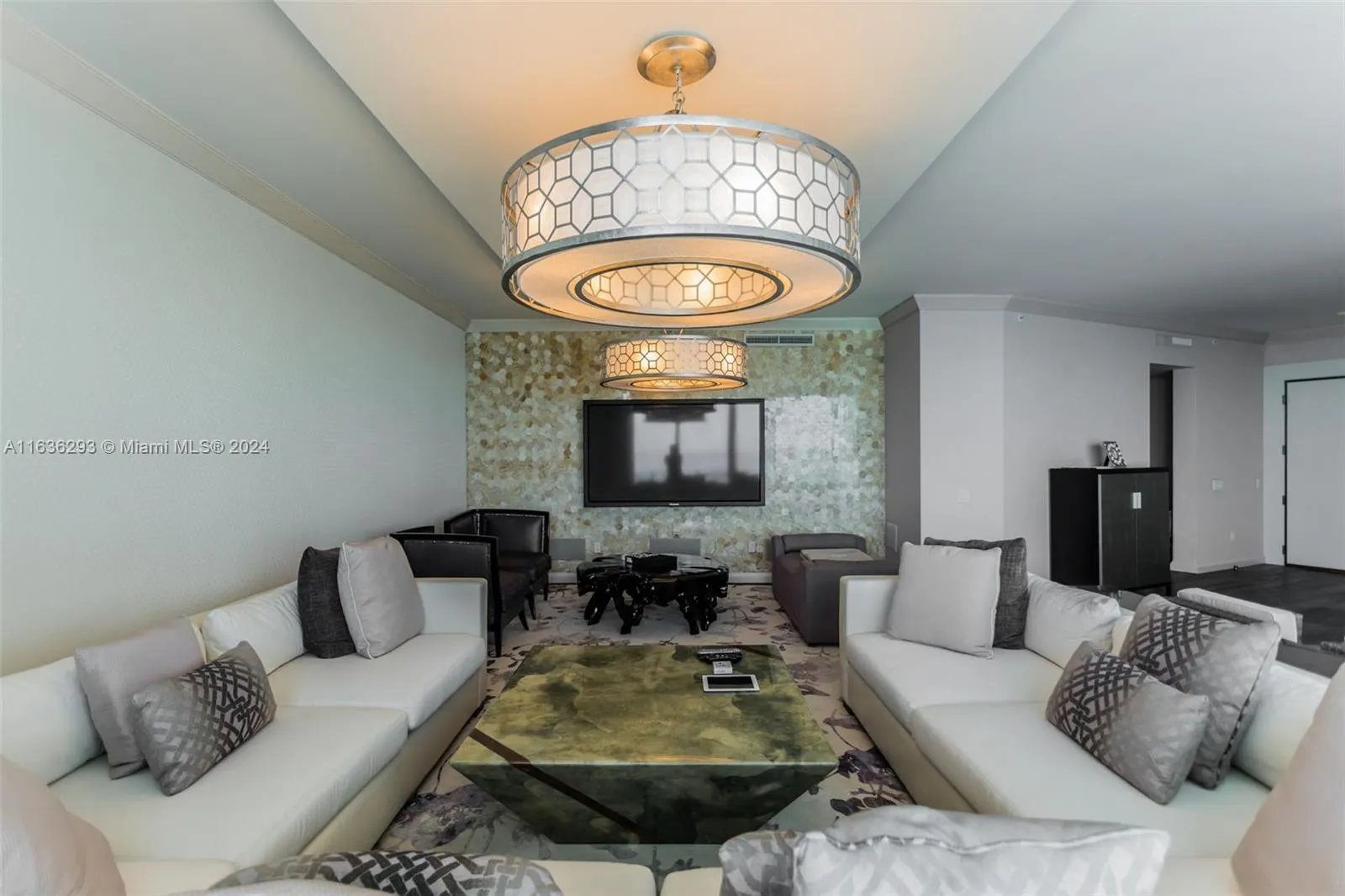 10295 Collins Ave, #1203