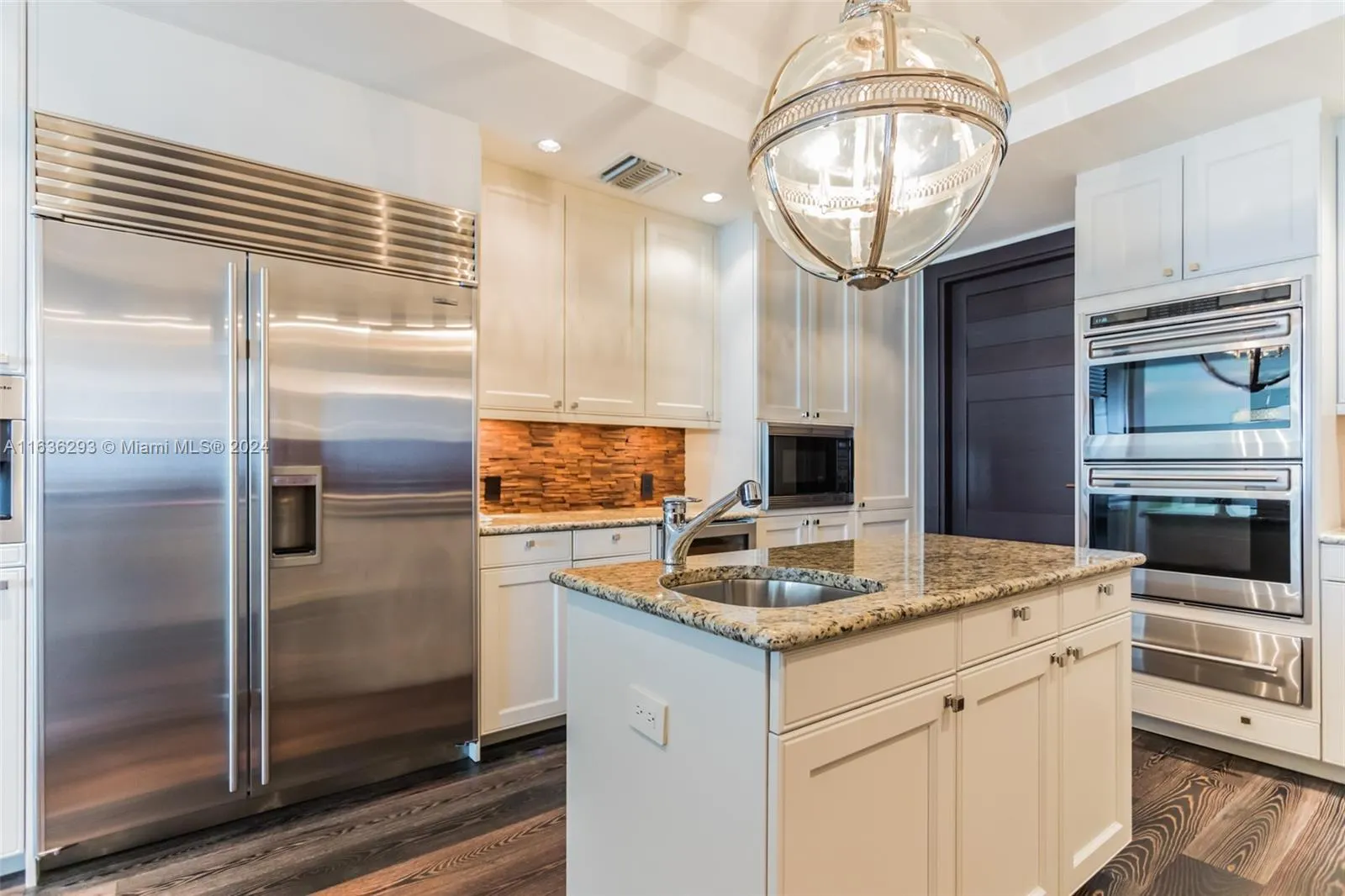 10295 Collins Ave, #1203