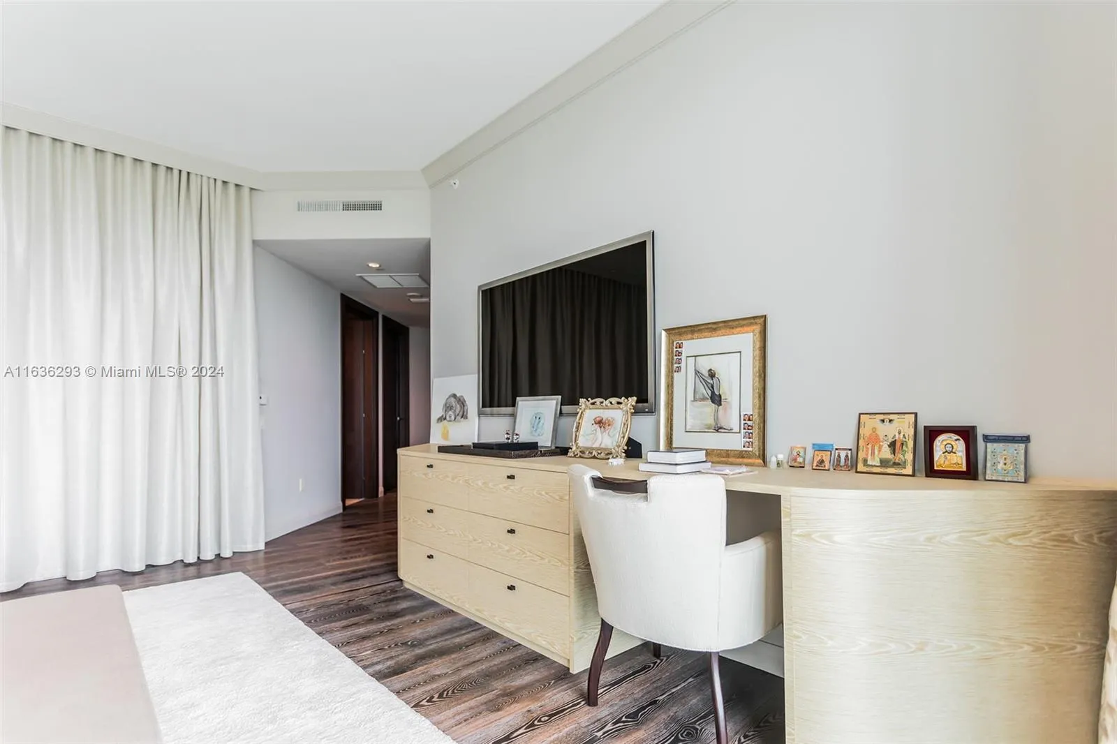 10295 Collins Ave, #1203