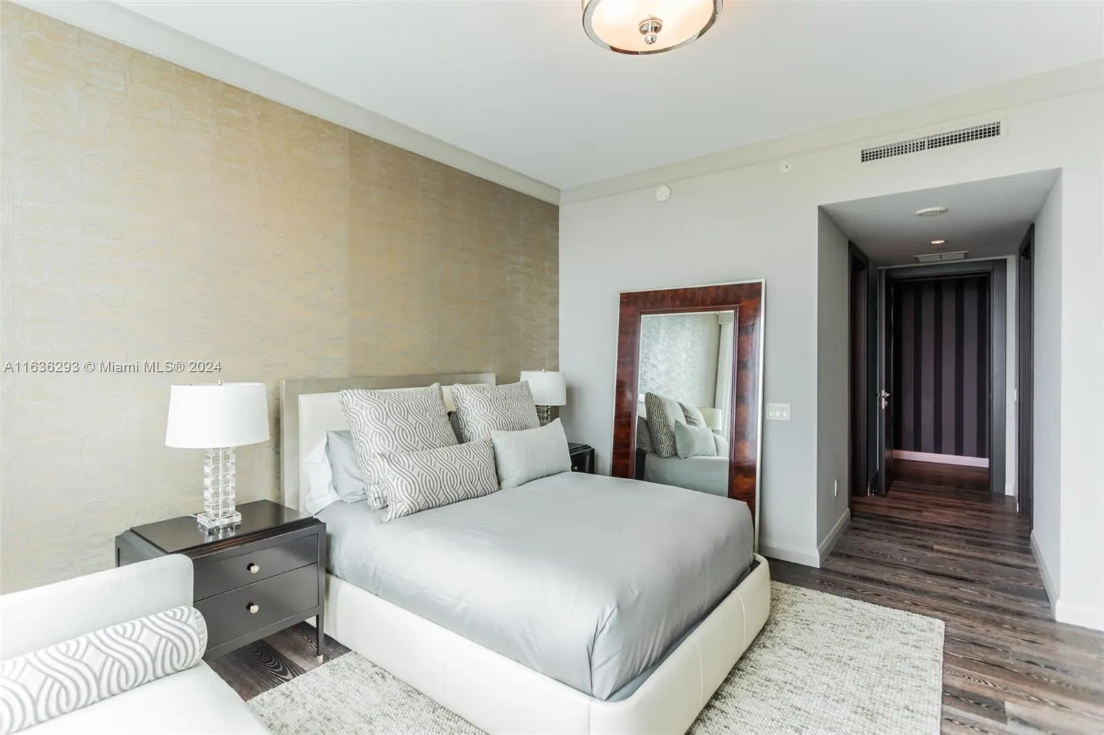 10295 Collins Ave, #1203
