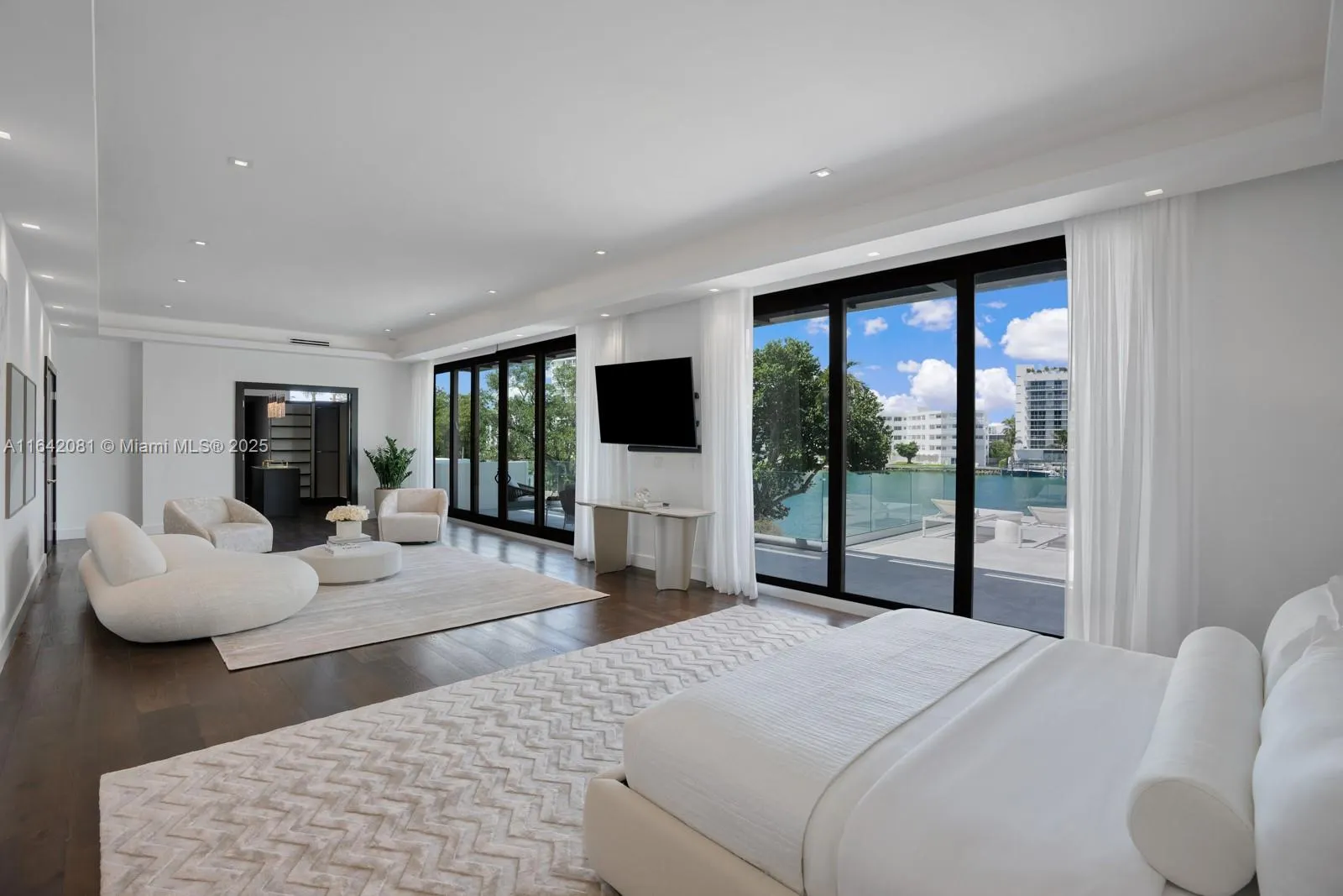 100 Bal Bay Dr