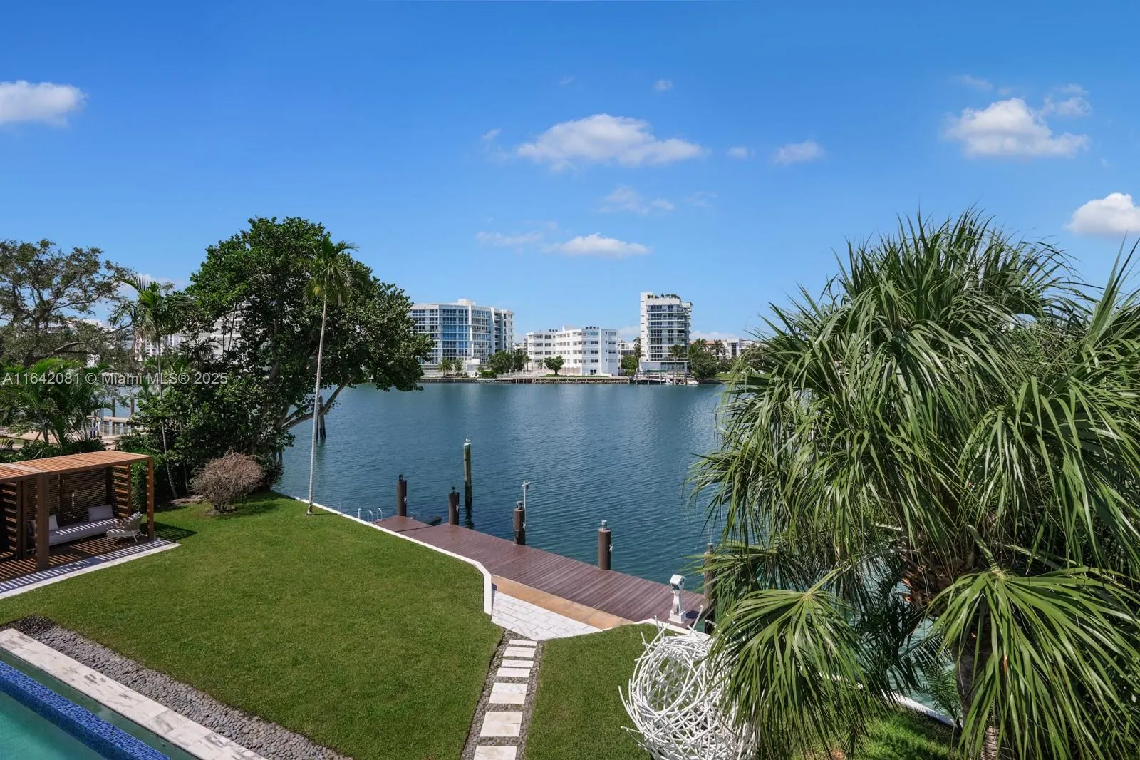 100 Bal Bay Dr