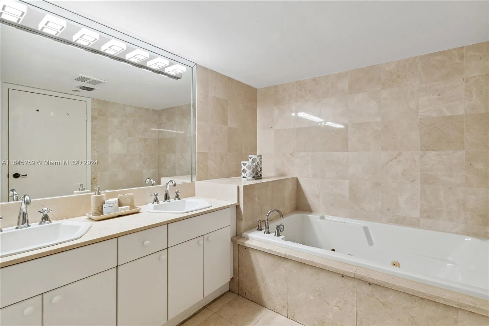 8855 Collins Ave, #4B