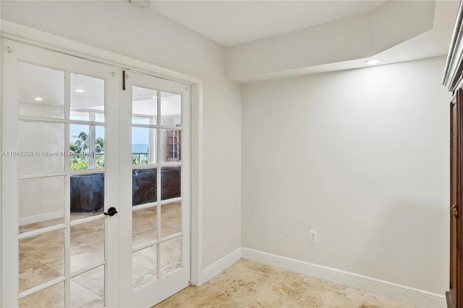 8855 Collins Ave, #4B