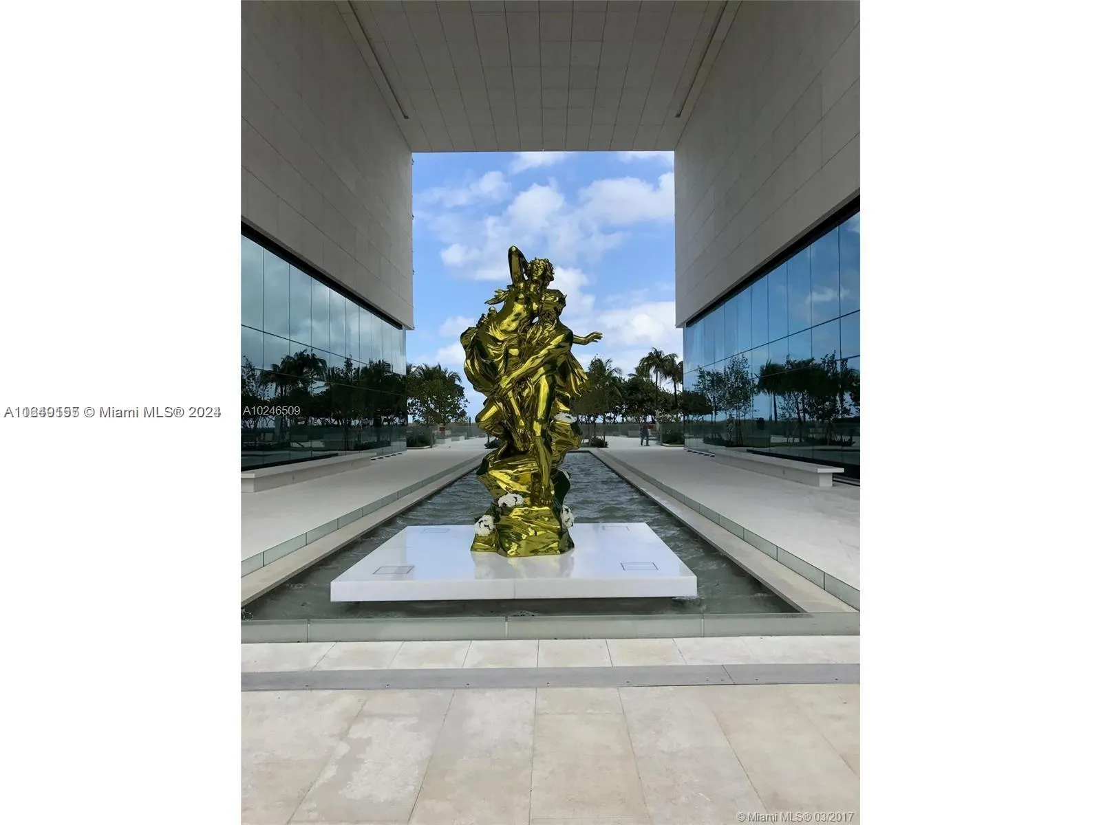 10201 Collins Ave, #405