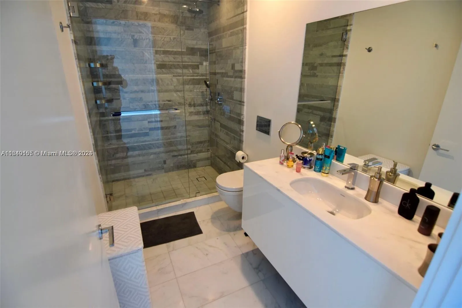 10201 Collins Ave, #405