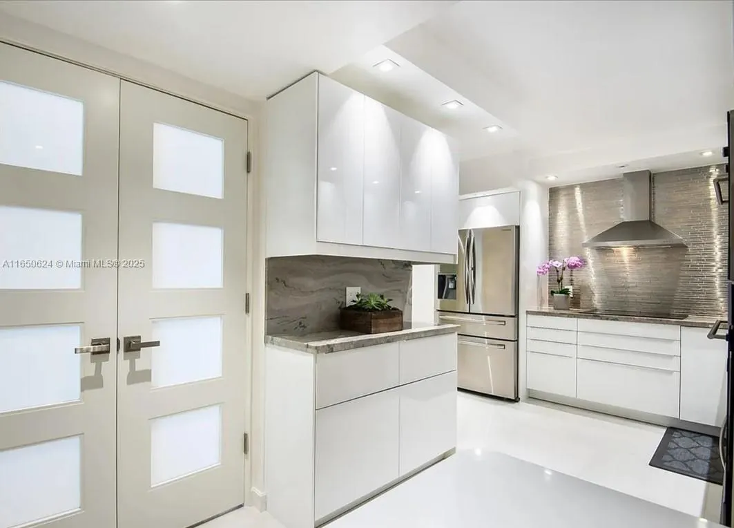 9801 Collins Ave, #20C