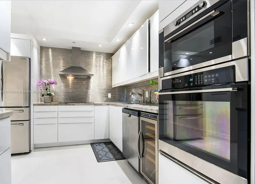 9801 Collins Ave, #20C