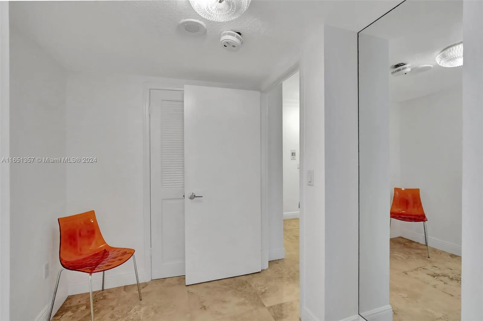9801 Collins Ave, #3T