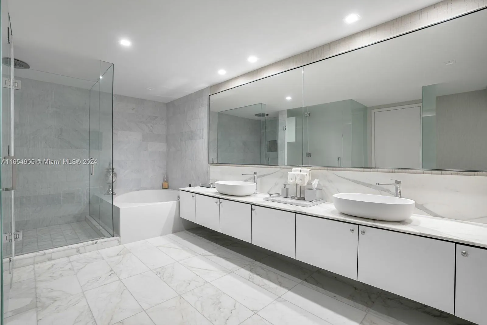 10203 Collins Ave, #801