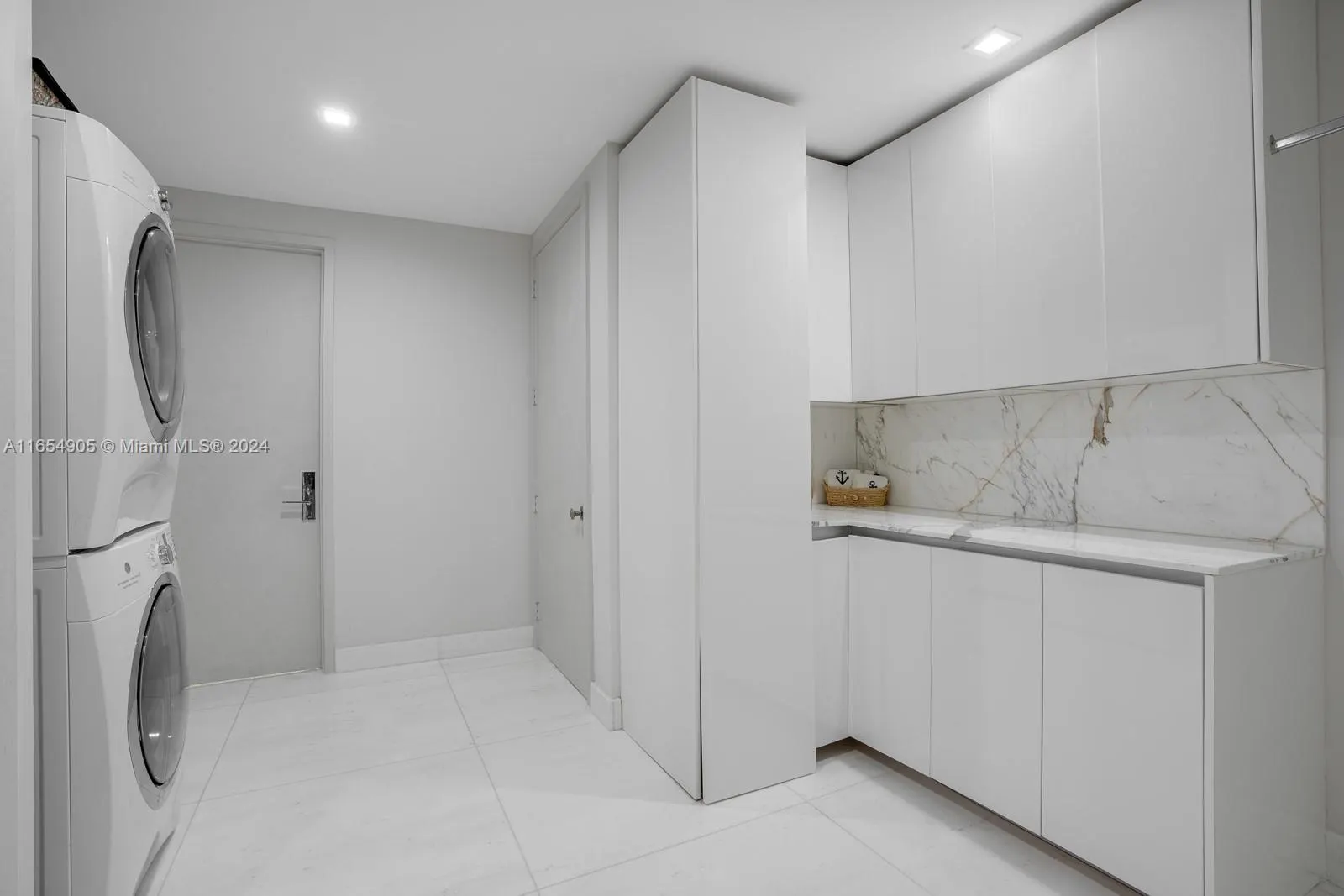 10203 Collins Ave, #801