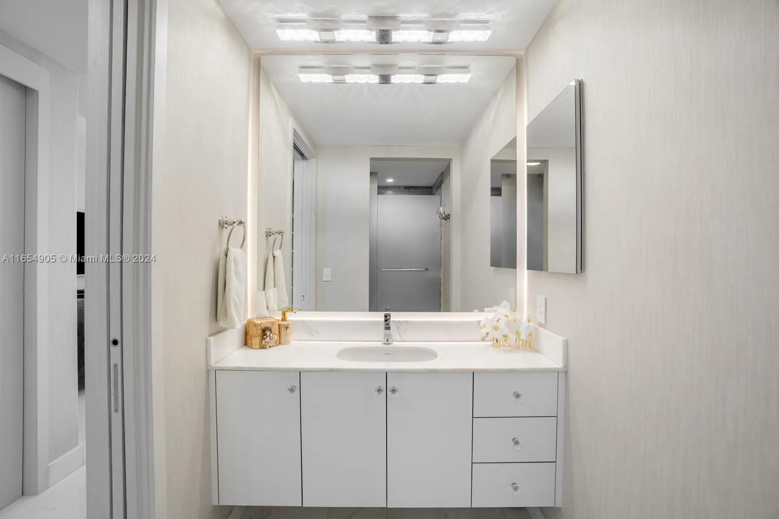 10203 Collins Ave, #801