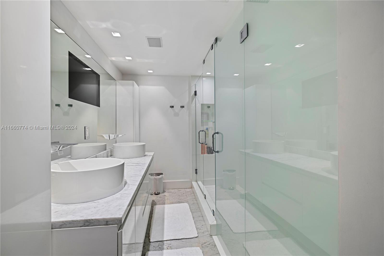 10155 Collins Ave, #1210