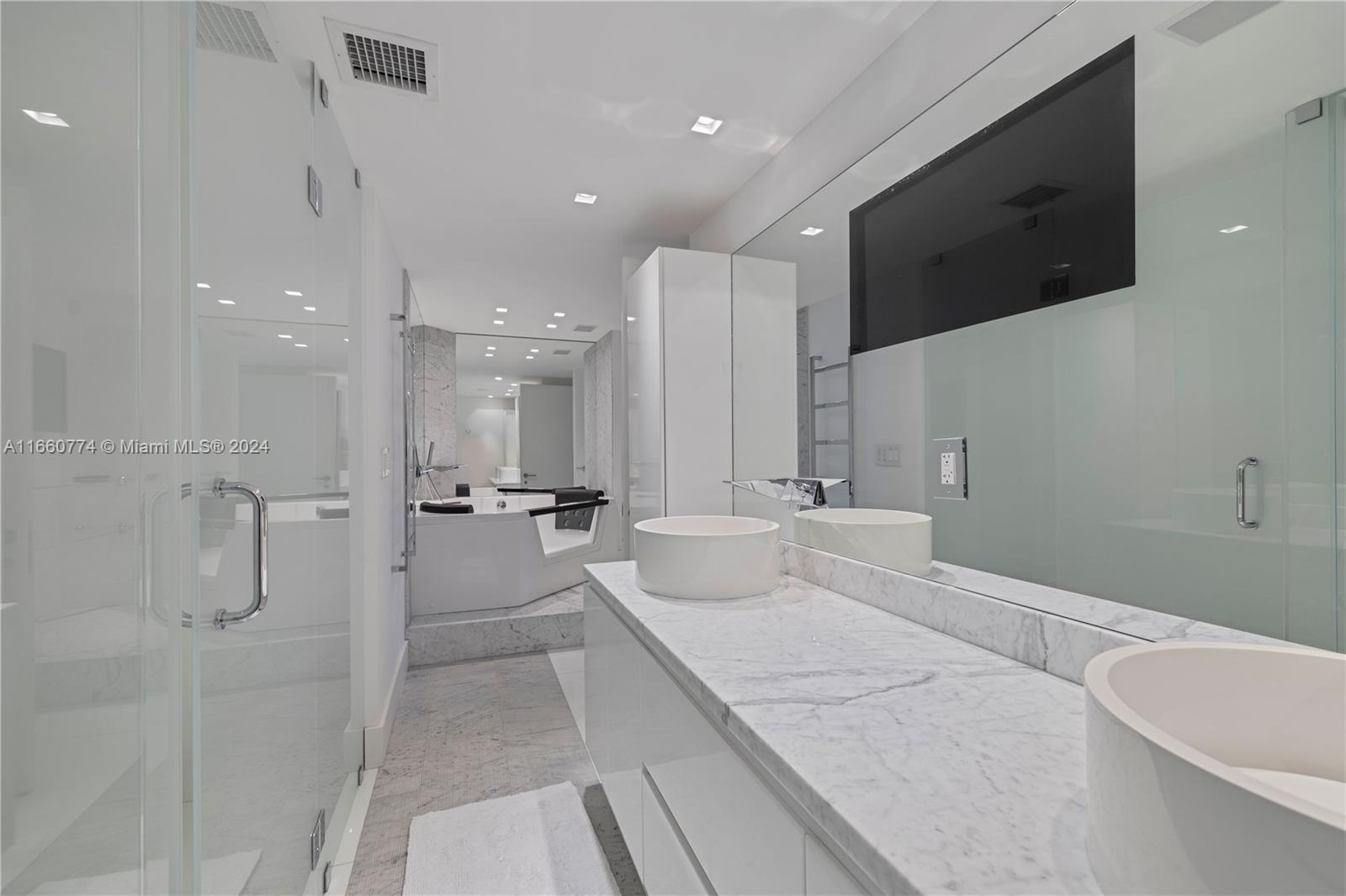10155 Collins Ave, #1210
