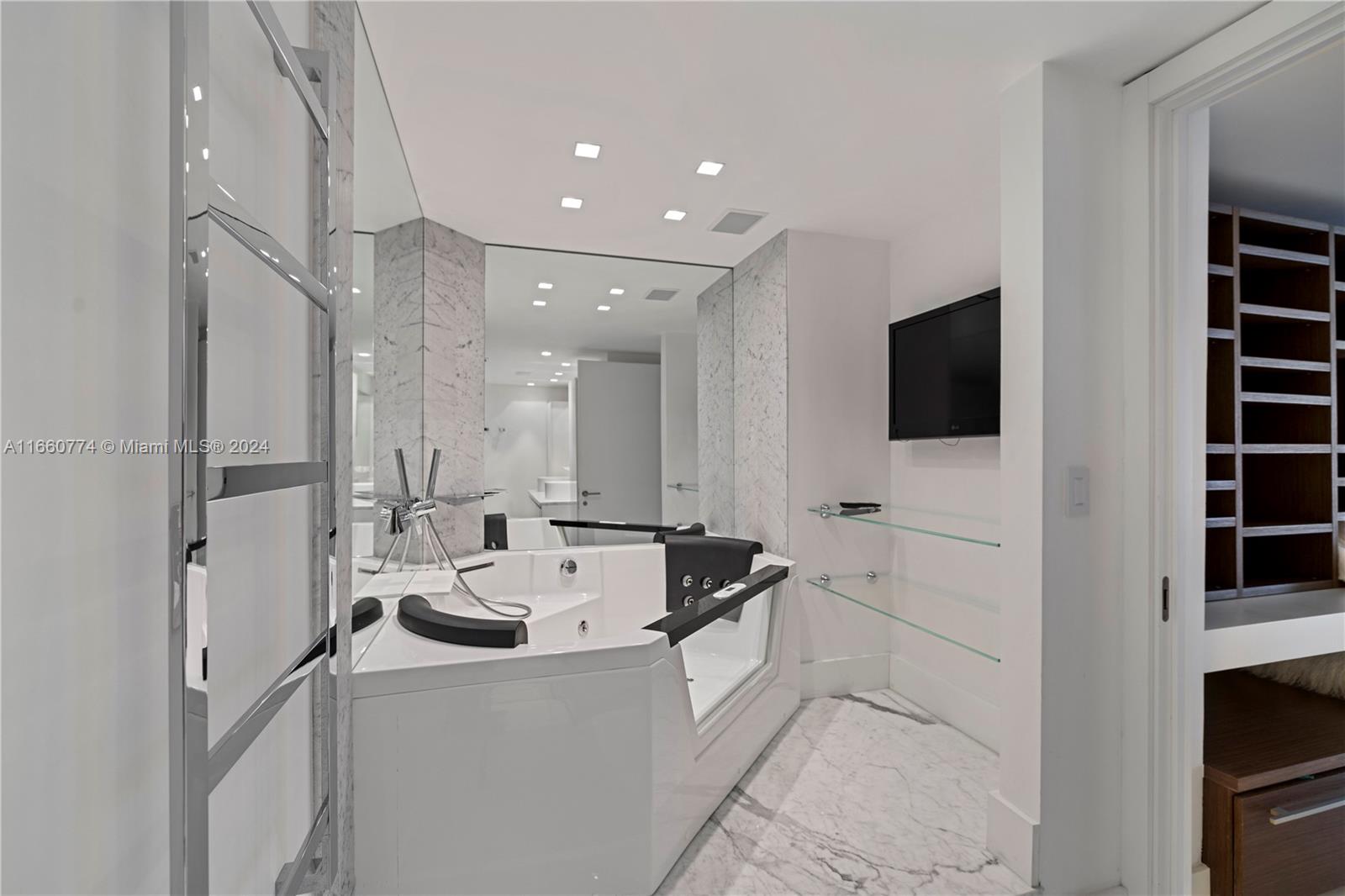 10155 Collins Ave, #1210