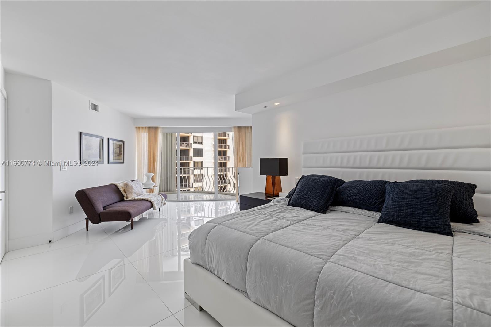 10155 Collins Ave, #1210