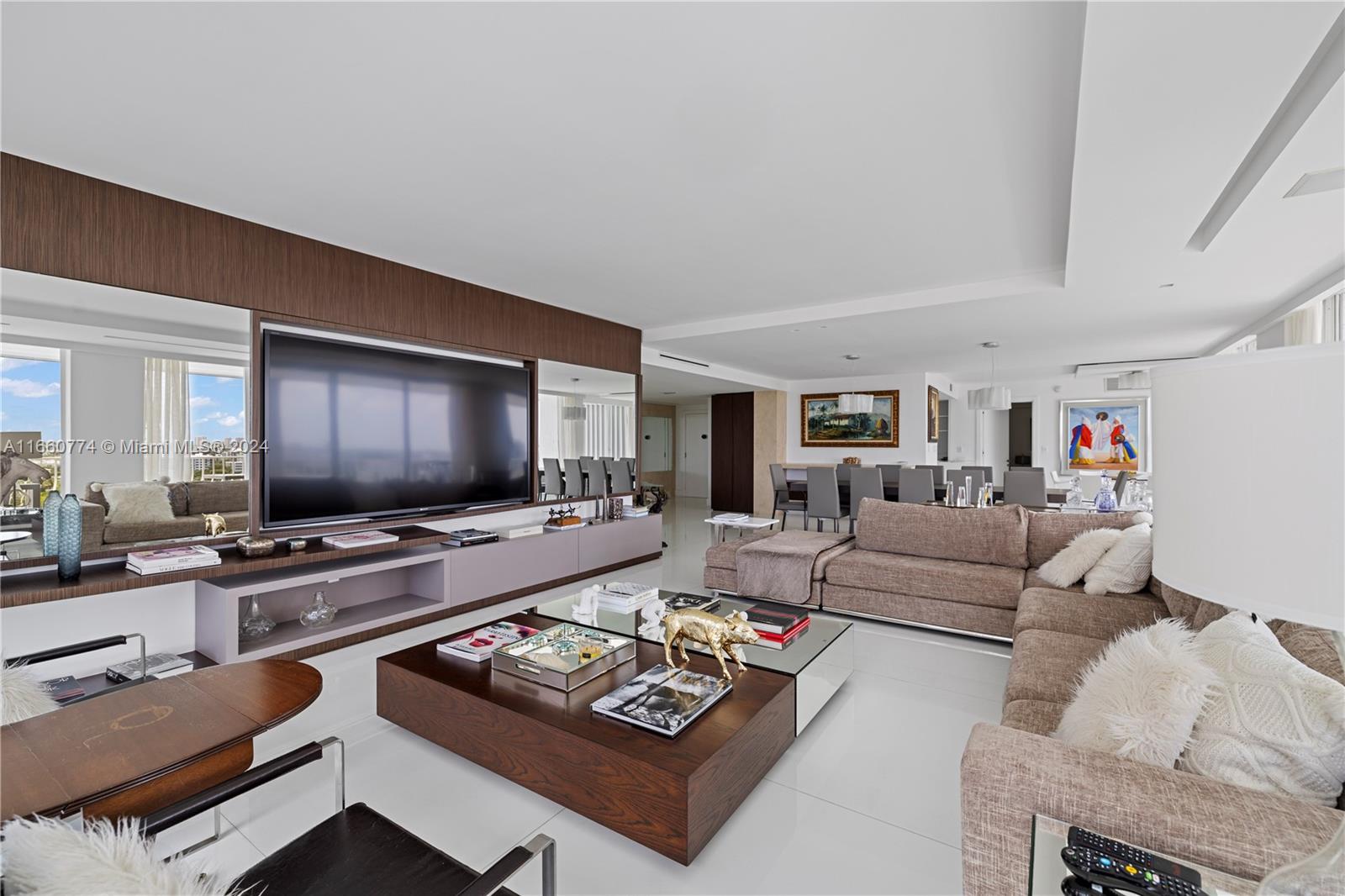 10155 Collins Ave, #1210