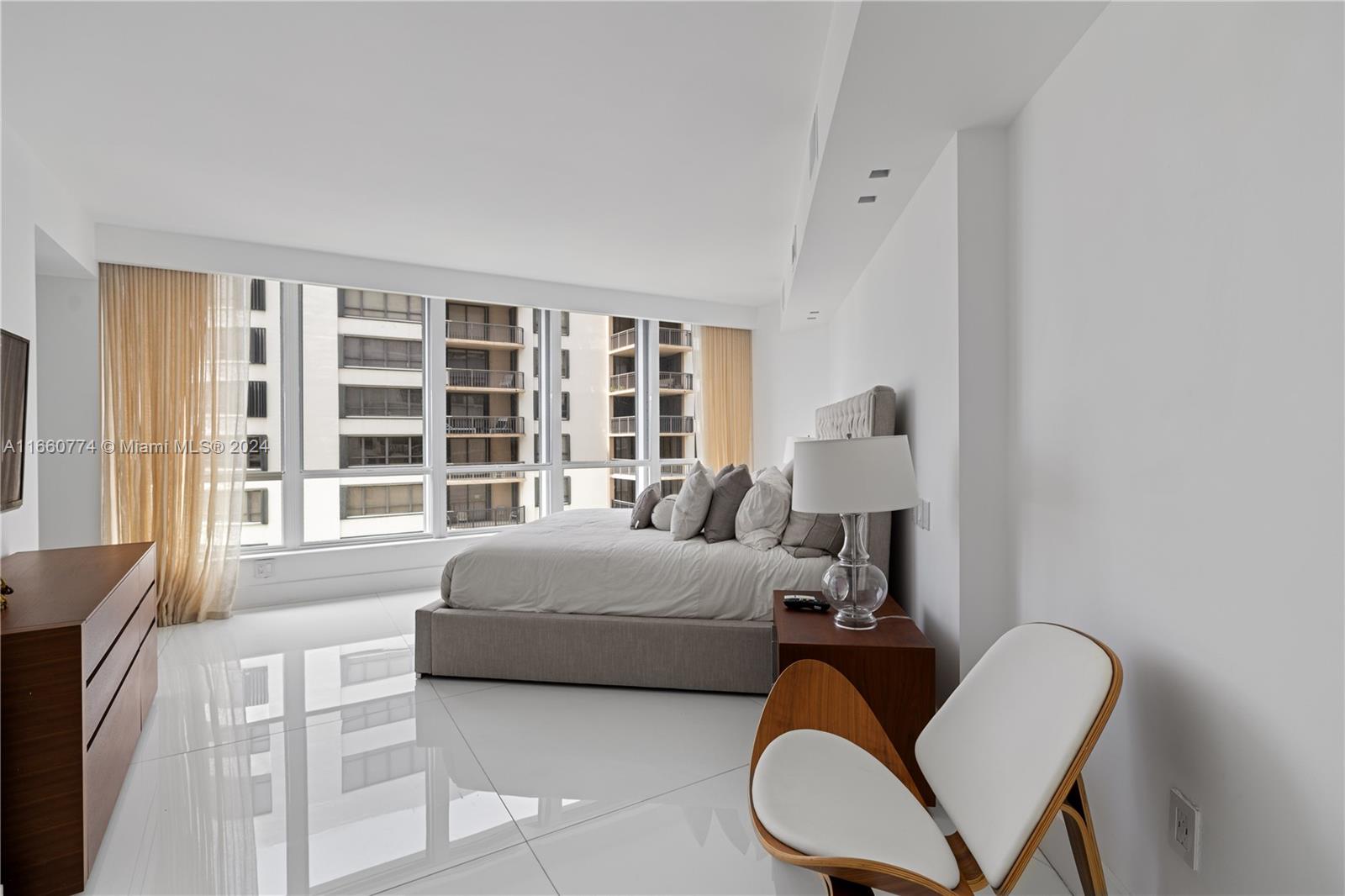 10155 Collins Ave, #1210